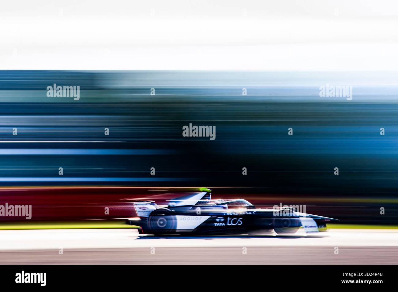 13 DA COSTA Antonio Felix (PRT), Jaguar TCS Racing, Jaguar I-type 7, action lors des essais de pré-saison de Valence 2025 du Championnat du monde ABB FIA Formula E 2025-26, sur le circuit Ricardo Tormo du 27 au 31 octobre 2025 à Cheste, Espagne - photo Fabrizio Boldoni / DPPI crédit : DPPI Media/Alamy Live News Banque D'Images