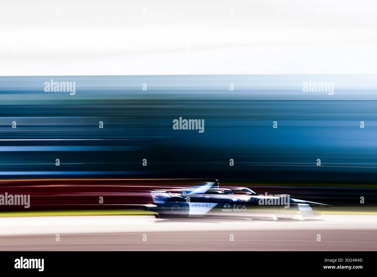 09 EVANS Mitch (nzl), Jaguar TCS Racing, Jaguar I-type 7, action lors des essais de pré-saison de Valence 2025 du Championnat du monde ABB FIA Formula E 2025-26, sur le circuit Ricardo Tormo du 27 au 31 octobre 2025 à Cheste, Espagne - photo Fabrizio Boldoni / DPPI crédit : DPPI Media/Alamy Live News Banque D'Images