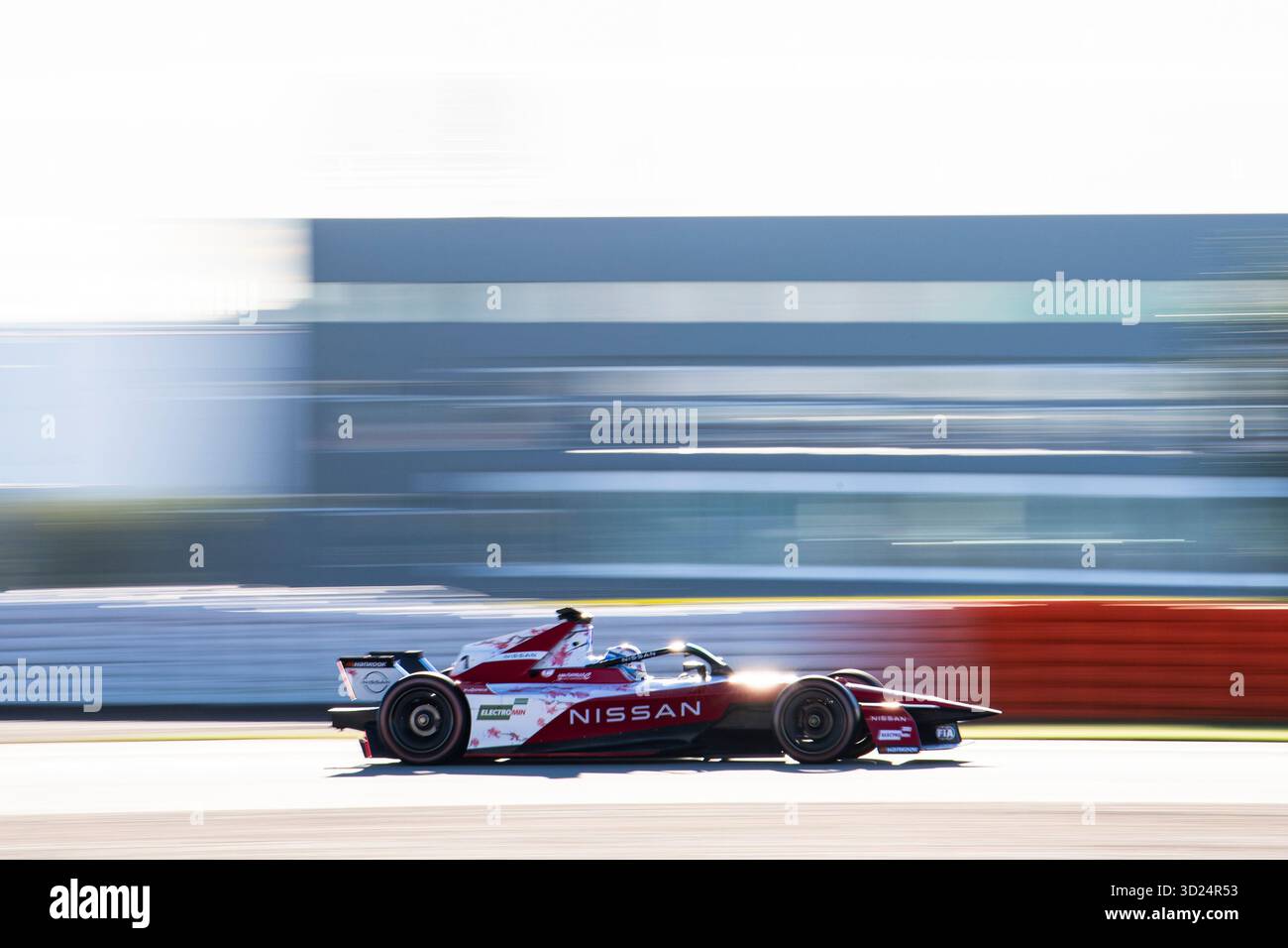 01 ROWLAND Oliver (gbr), Nissan Formula E Team, Nissan e-4ORCE 05, action lors des essais de pré-saison de Valence 2025 du Championnat du monde ABB FIA Formula E 2025-26, sur le circuit Ricardo Tormo du 27 au 31 octobre 2025 à Cheste, Espagne - photo Fabrizio Boldoni / DPPI crédit : DPPI Media/Alamy Live News Banque D'Images
