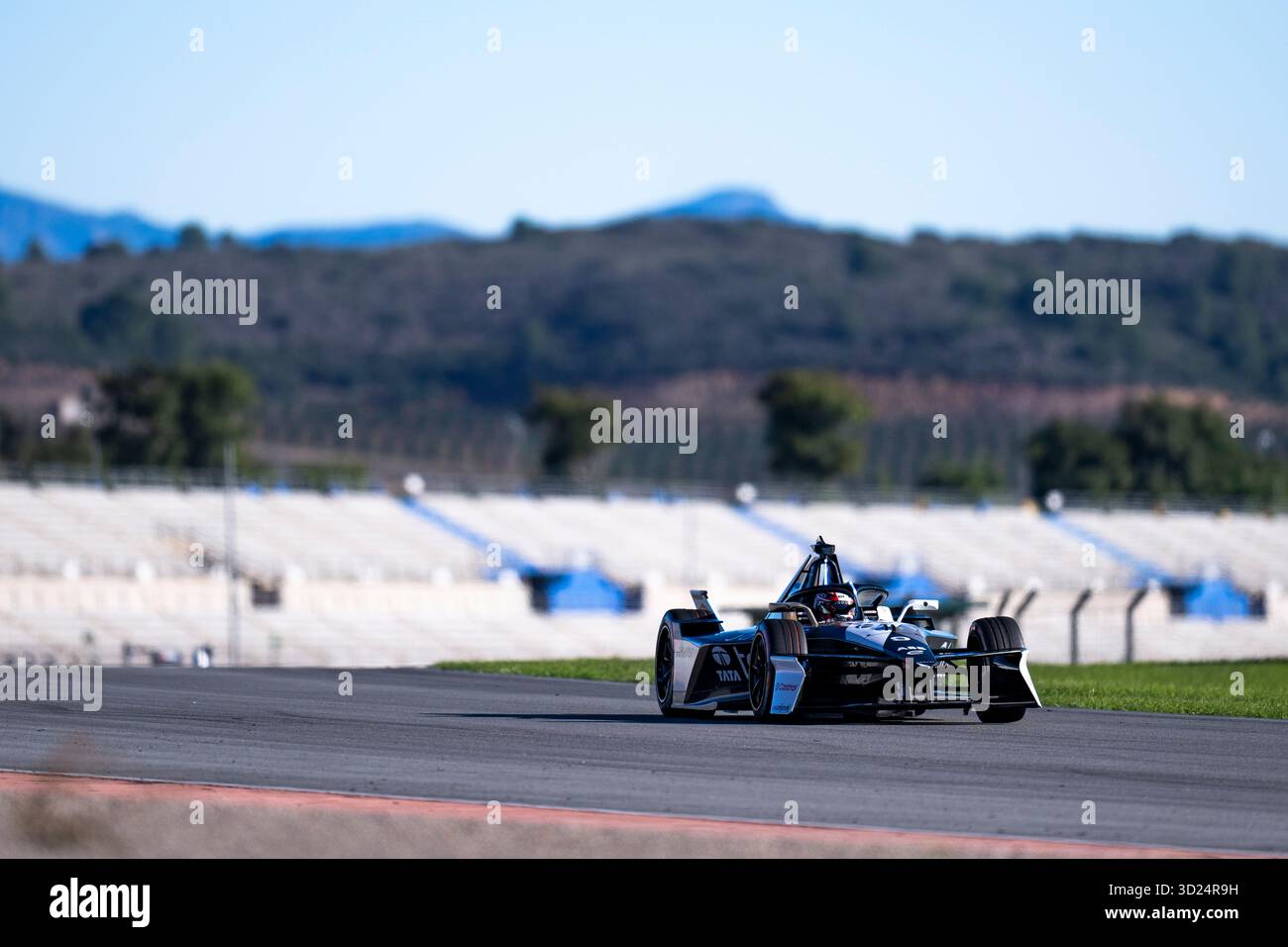 09 EVANS Mitch (nzl), Jaguar TCS Racing, Jaguar I-type 7, action lors des essais de pré-saison de Valence 2025 du Championnat du monde ABB FIA Formula E 2025-26, sur le circuit Ricardo Tormo du 27 au 31 octobre 2025 à Cheste, Espagne - photo Fabrizio Boldoni / DPPI crédit : DPPI Media/Alamy Live News Banque D'Images