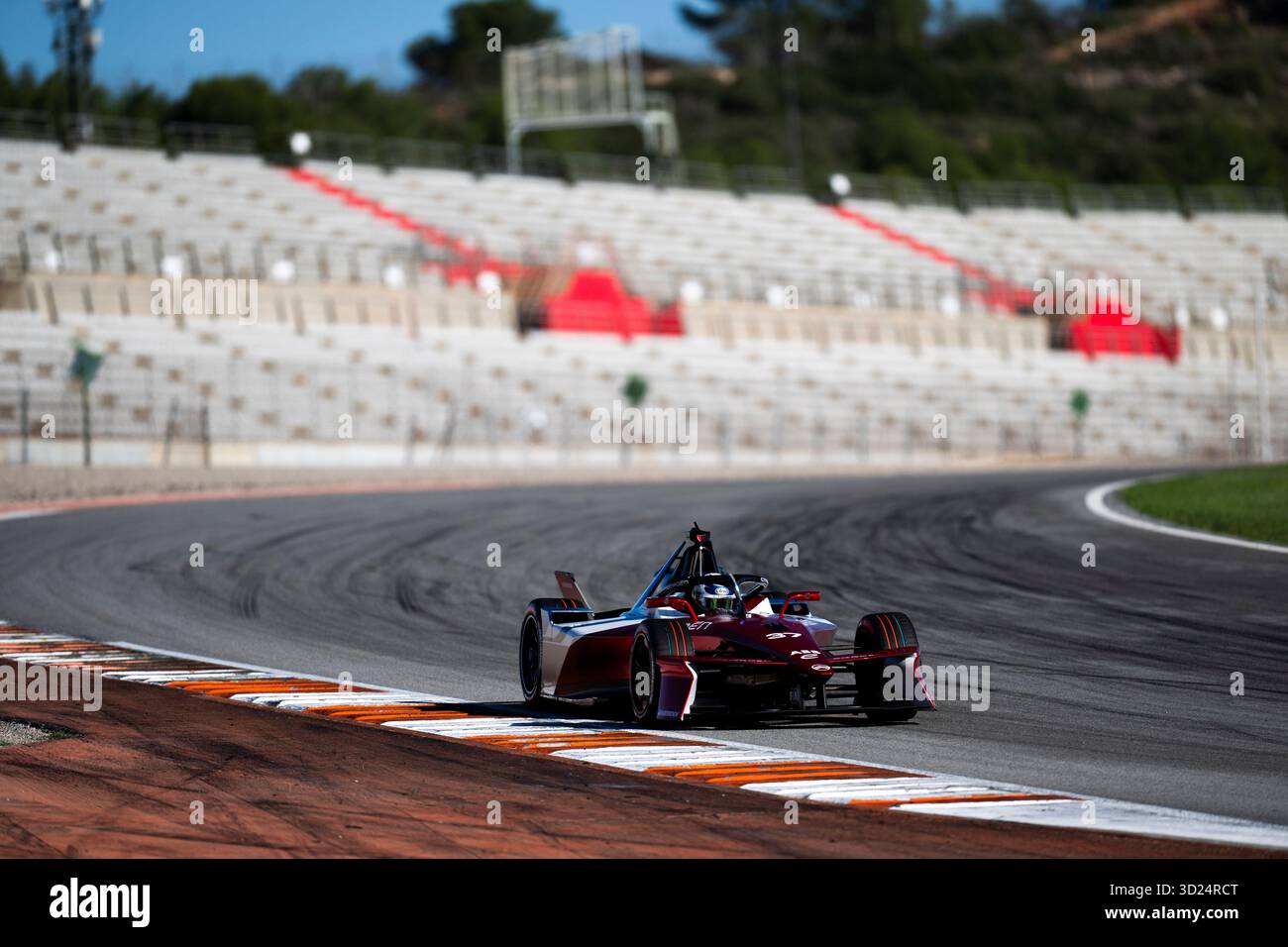37 CASSIDY Nick (nzl), Citroën Racing Formula E Team, Citroën, action lors des essais de pré-saison de Valence 2025 du Championnat du monde ABB FIA Formula E 2025-26, sur le circuit Ricardo Tormo du 27 au 31 octobre 2025 à Cheste, Espagne - photo Fabrizio Boldoni / DPPI crédit : DPPI Media/Alamy Live News Banque D'Images