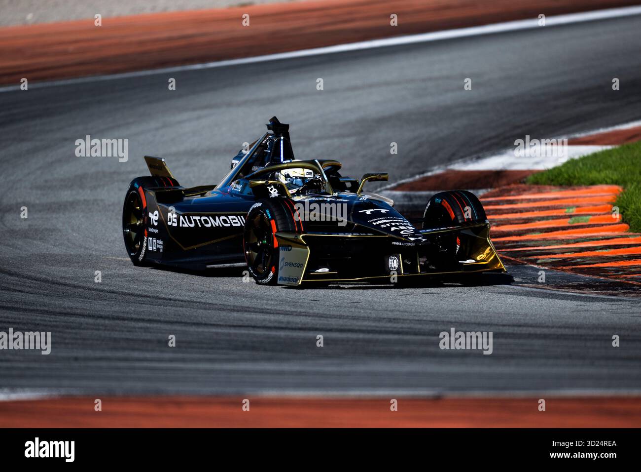 77 BARNARD Taylor (gbr), DS Penske, DS E-TENSE FE25, action lors des essais de pré-saison de Valence 2025 du Championnat du monde ABB FIA Formula E 2025-26, sur le circuit Ricardo Tormo du 27 au 31 octobre 2025 à Cheste, Espagne - photo Fabrizio Boldoni / DPPI crédit : DPPI Media/Alamy Live News Banque D'Images