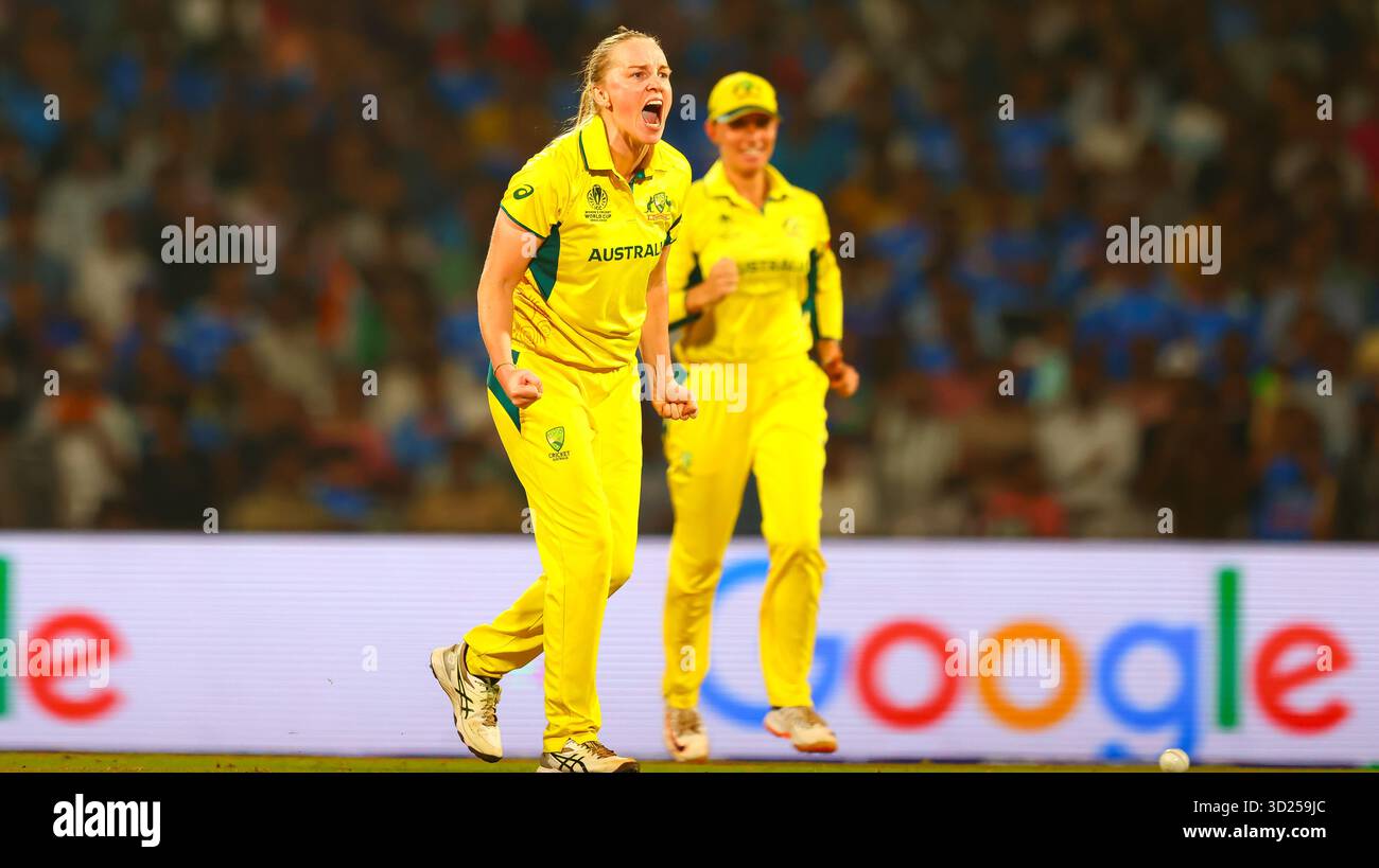 Lors de la demi-finale de la Coupe du monde de cricket féminine de l'ICC, Inde vs Australie à la DocD.Y. Patil Sports Academy, Navi Mumbai, Inde, 30 octobre 2025 (photo par Shubhajit Roy Karmakar/News images) Banque D'Images