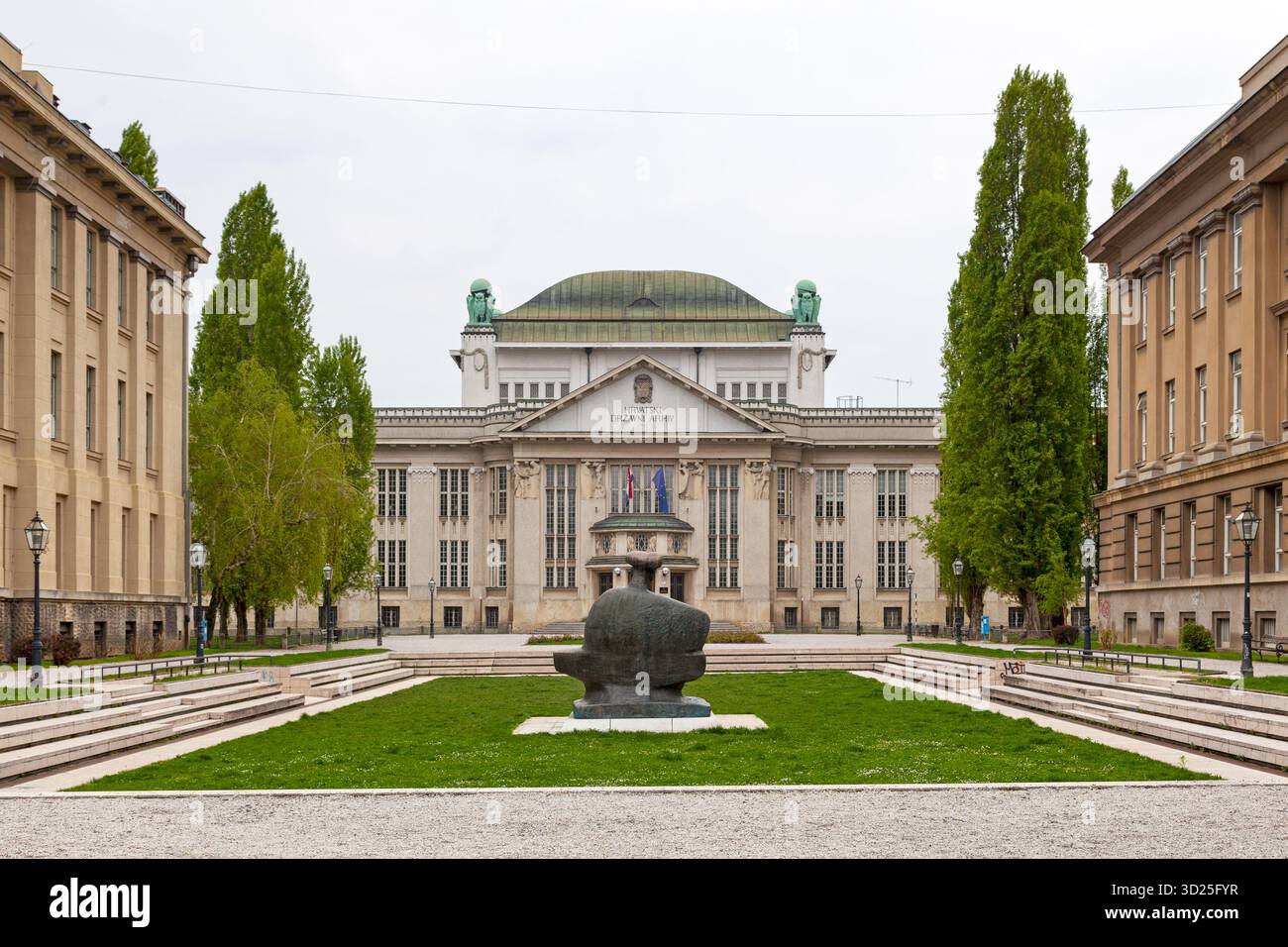 Zagreb, Croatie - 13 avril 2019 : les Archives de l'État croate (en croate : Hrvatski Državni arhiv) sont les archives nationales de la Croatie situées dans l'ic Banque D'Images