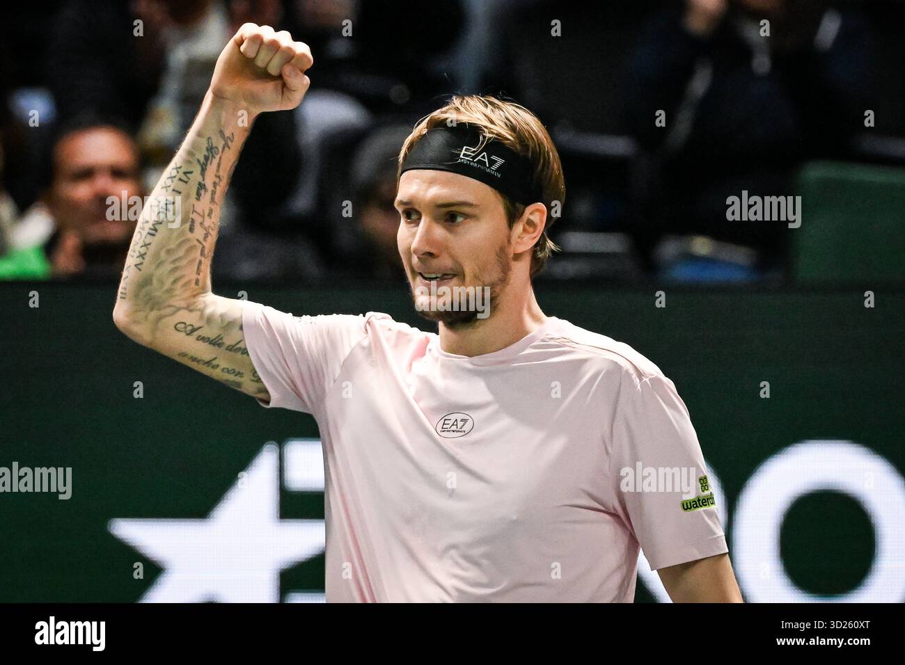 Nanterre, France. 30 octobre 2025. Alexander BUBLIK du Kazakhstan célèbre son point lors de la quatrième journée du tournoi de tennis Rolex Paris Masters 2025, ATP Masters 1000 le 30 octobre 2025 à la Defense Arena de Nanterre près de Paris, France - photo Matthieu Mirville/DPPI crédit : DPPI Media/Alamy Live News Banque D'Images
