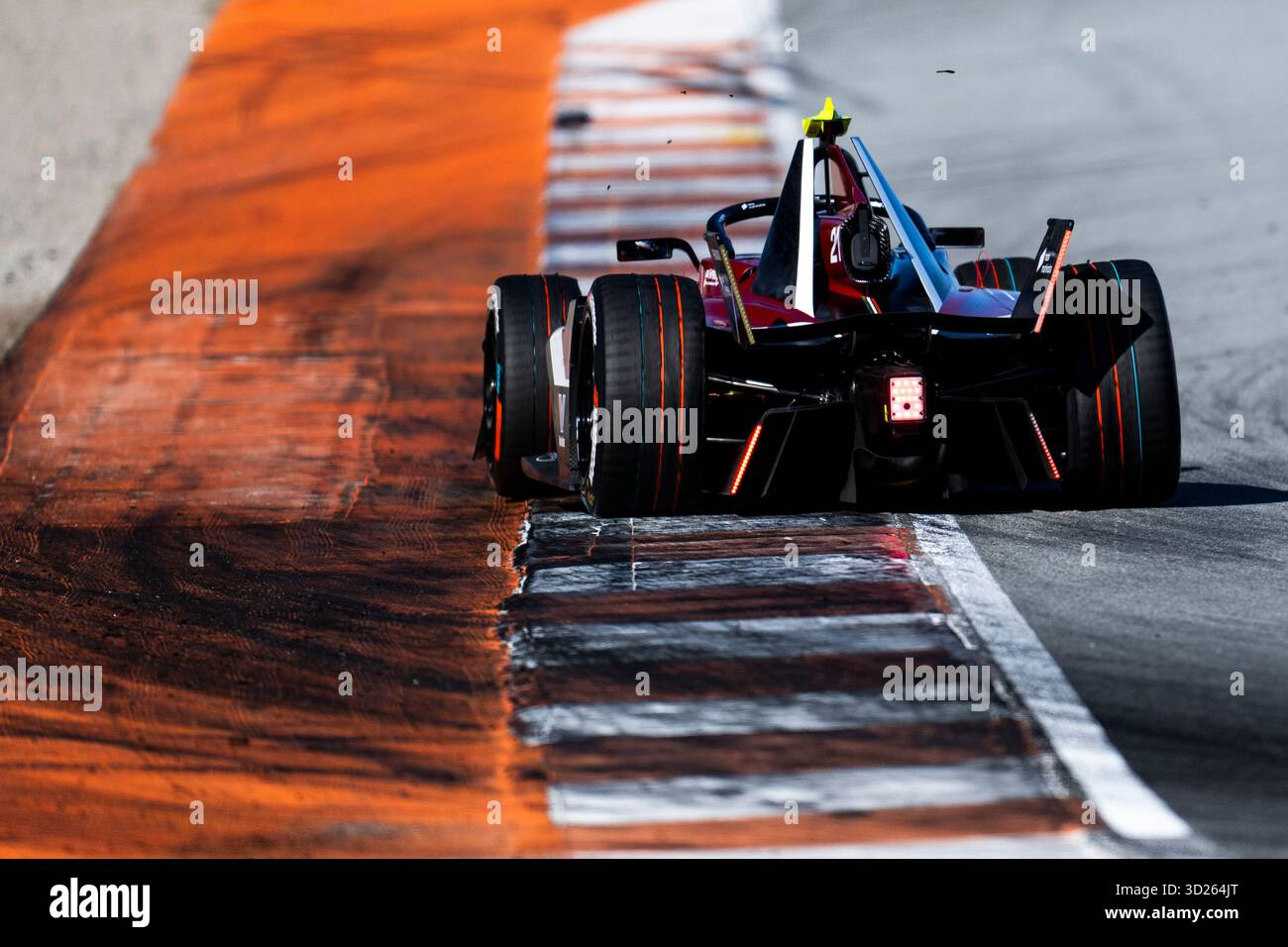 21 DE VRIES Nyck (nld), Mahindra Racing, Mahindra M12Electro, action lors des essais de pré-saison de Valence 2025 du Championnat du monde ABB FIA Formula E 2025-26, sur le circuit Ricardo Tormo du 27 au 31 octobre 2025 à Cheste, Espagne - photo Fabrizio Boldoni / DPPI Banque D'Images