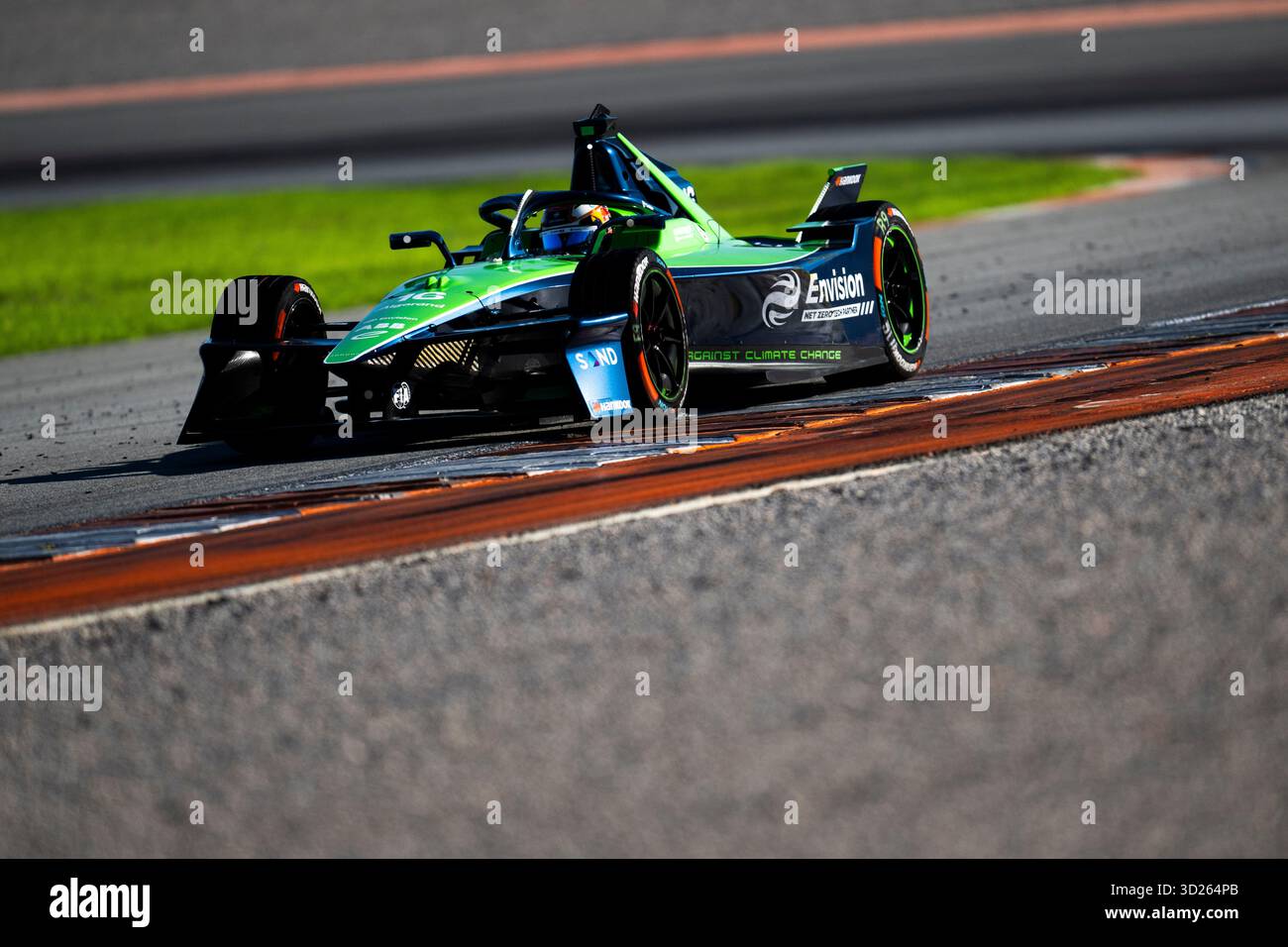 16 BUEMI Sébastien (SWI), Envision Racing, Jaguar I-type 7, action lors des essais de pré-saison 2025 de Valence du Championnat du monde ABB FIA Formula E 2025-26, sur le circuit Ricardo Tormo du 27 au 31 octobre 2025 à Cheste, Espagne - photo Fabrizio Boldoni / DPPI Banque D'Images
