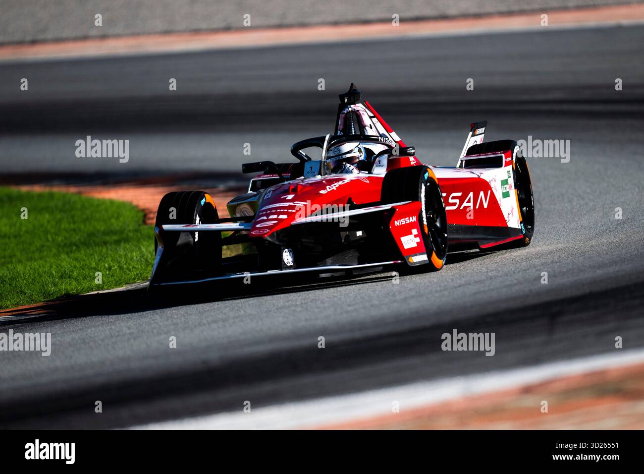 01 ROWLAND Oliver (gbr), Nissan Formula E Team, Nissan e-4ORCE 05, action lors des essais de pré-saison de Valence 2025 du Championnat du monde ABB FIA Formula E 2025-26, sur le circuit Ricardo Tormo du 27 au 31 octobre 2025 à Cheste, Espagne - photo Fabrizio Boldoni / DPPI Banque D'Images