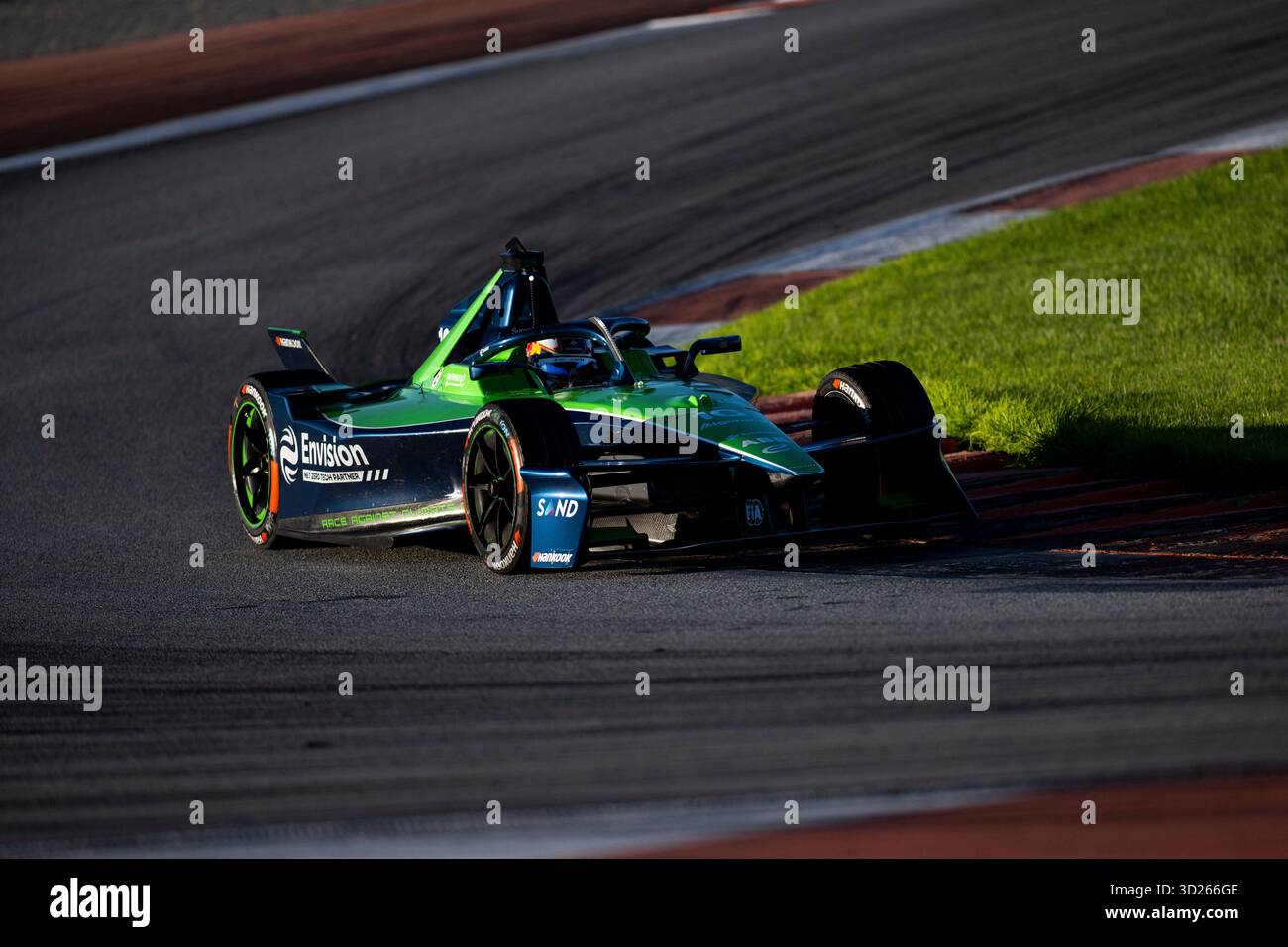 16 BUEMI Sébastien (SWI), Envision Racing, Jaguar I-type 7, action lors des essais de pré-saison 2025 de Valence du Championnat du monde ABB FIA Formula E 2025-26, sur le circuit Ricardo Tormo du 27 au 31 octobre 2025 à Cheste, Espagne - photo Fabrizio Boldoni / DPPI Banque D'Images