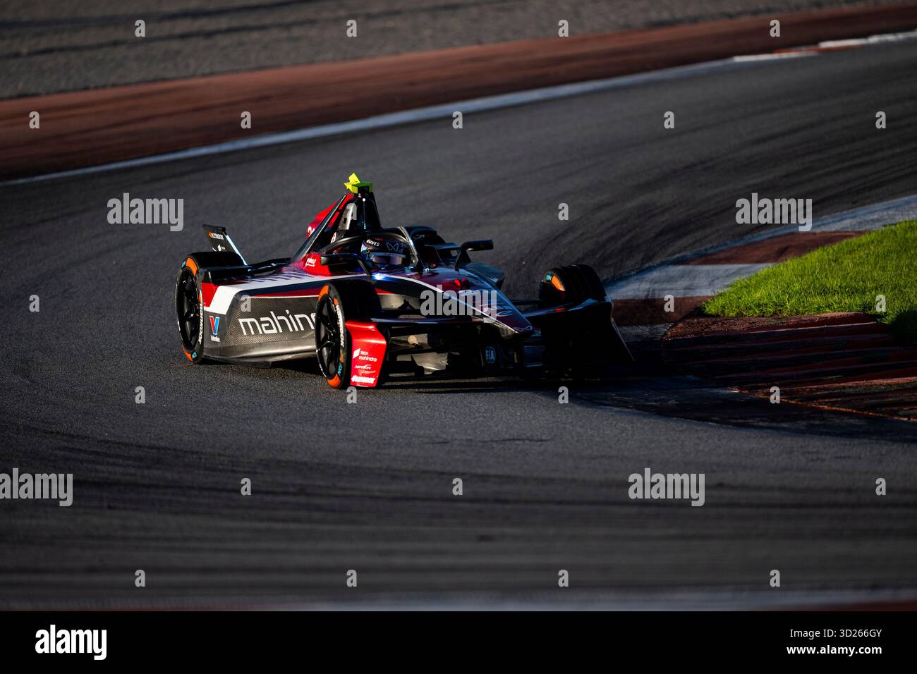 21 DE VRIES Nyck (nld), Mahindra Racing, Mahindra M12Electro, action lors des essais de pré-saison de Valence 2025 du Championnat du monde ABB FIA Formula E 2025-26, sur le circuit Ricardo Tormo du 27 au 31 octobre 2025 à Cheste, Espagne - photo Fabrizio Boldoni / DPPI Banque D'Images