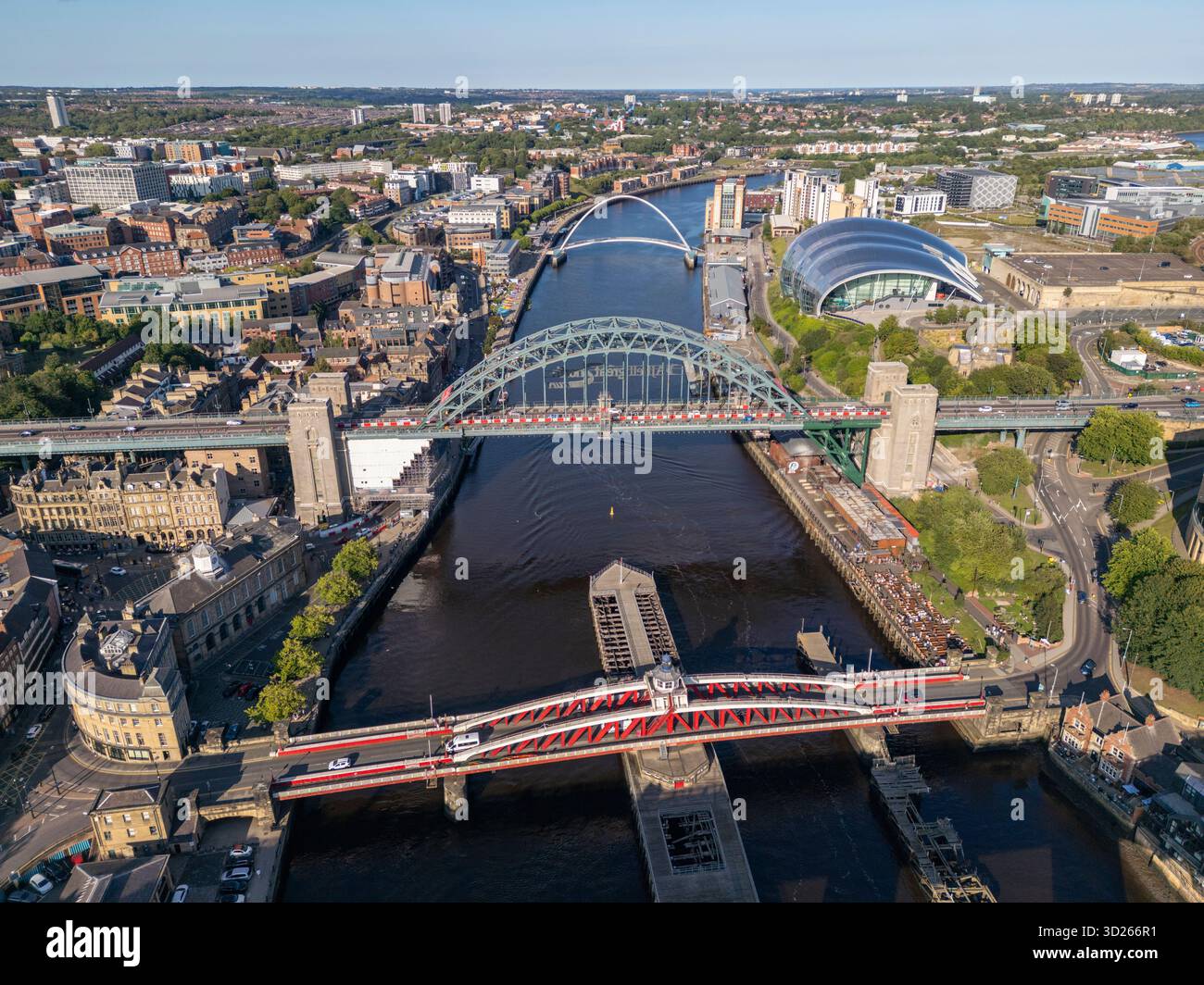 Vue aérienne du pont Tyne sur la rivière Tyne, Newcastle upon Thames, Royaume-Uni. Banque D'Images