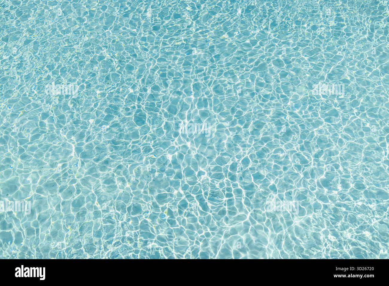 Texture d'eau claire immaculée, fond extérieur récréatif insouciant d'été, motif de surface naturel frais Banque D'Images
