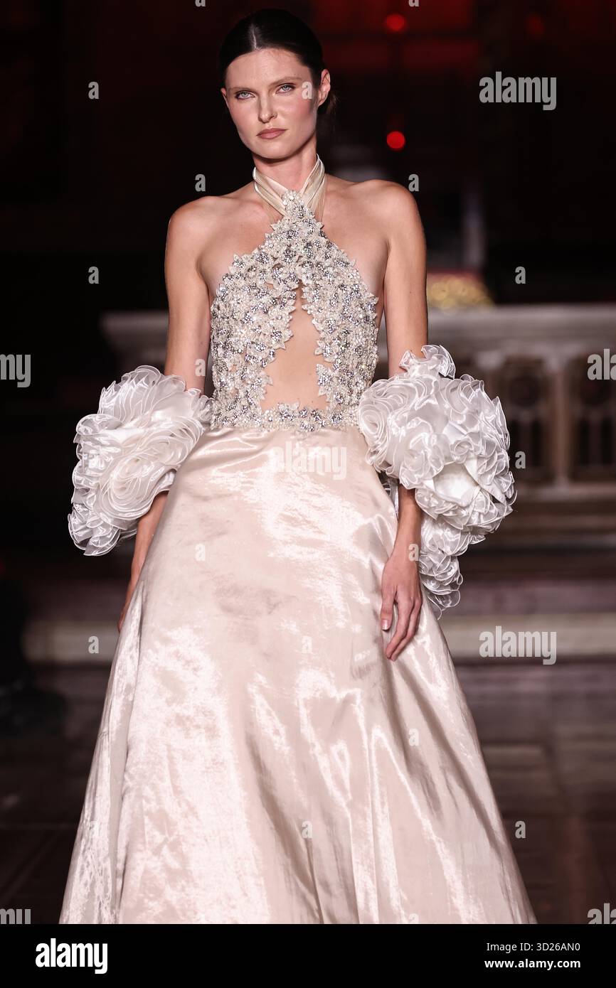 29 octobre 2025 - mannequins sur le podium de ''Rome Fashion White'' édition 2025 à Rome. Rome, Italie. .Â©EvandroInetti via ZUMA Wire (crédit image : © Evandro Inetti/ZUMA Press Wire) USAGE ÉDITORIAL SEULEMENT ! Non destiné à UN USAGE commercial ! Banque D'Images