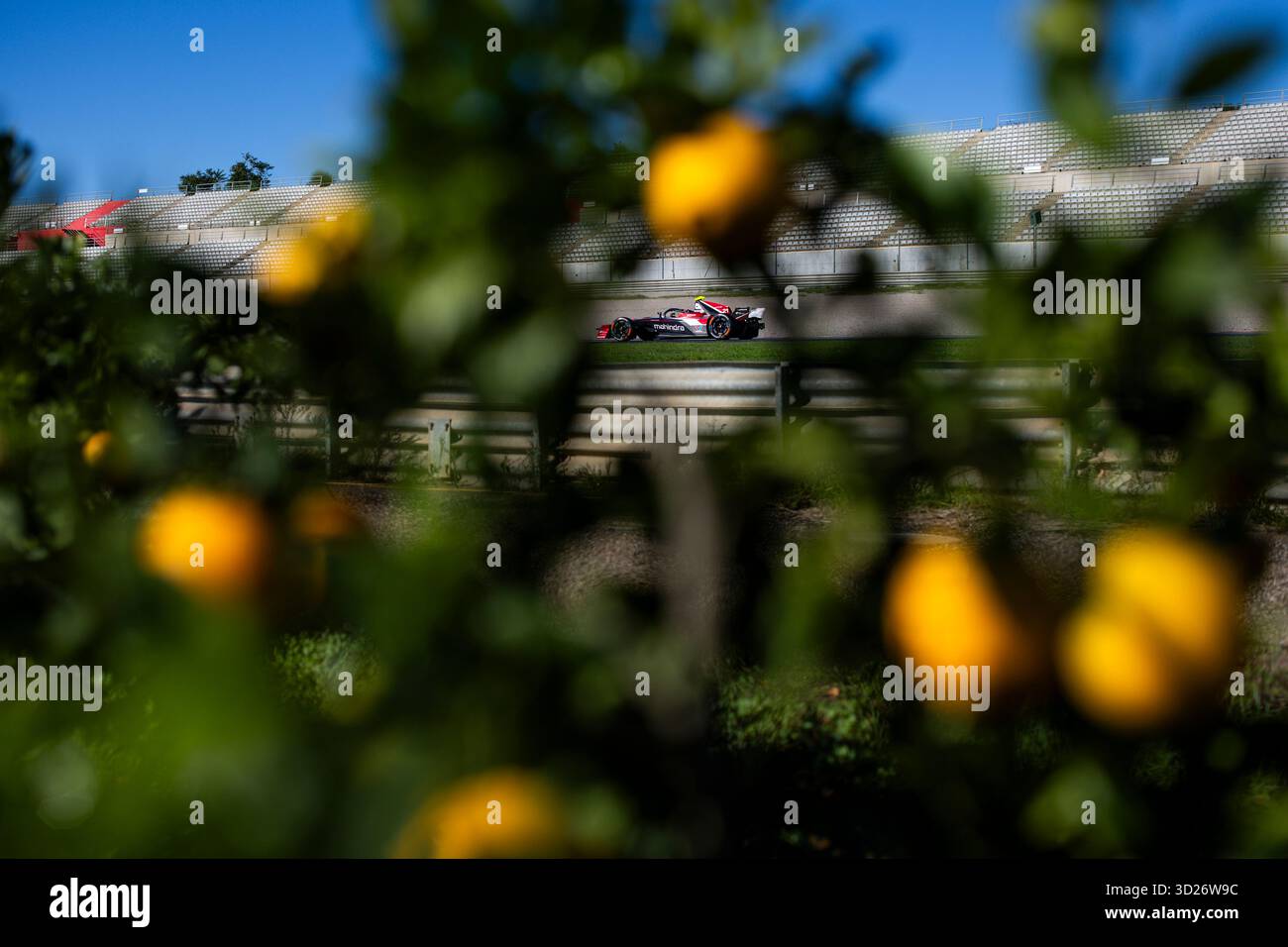 21 DE VRIES Nyck (nld), Mahindra Racing, Mahindra M12Electro, action lors des essais de pré-saison de Valence 2025 du Championnat du monde ABB FIA Formula E 2025-26, sur le circuit Ricardo Tormo du 27 au 31 octobre 2025 à Cheste, Espagne - photo Julien Delfosse / DPPI Banque D'Images