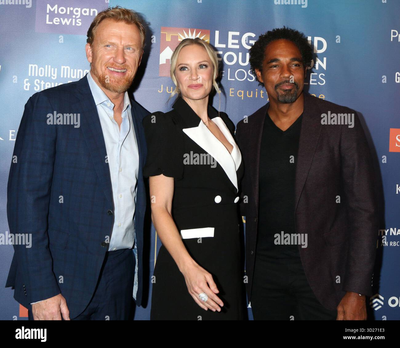 29 octobre 2025, Beverly Hills, CA, USA : LOS ANGELES - OCT 29 : Kevin McKidd, Danielle Savre, Jason George au 27e Gala annuel de l'accès à la justice à l'hôtel Beverly Wilshire le 29 octobre 2025 à Beverly Hills, CA (image crédit : © Kay Blake/ZUMA Press Wire) USAGE ÉDITORIAL SEULEMENT ! Non destiné à UN USAGE commercial ! Banque D'Images