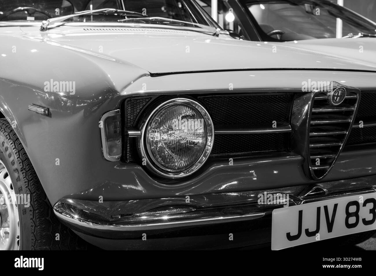 Sparkford.Somerset.United Kingdom.12 janvier 2025.une Alfa Romeo Giulia Sprint GT de 1967 est exposée au Haynes Motor Museum de Somerset Banque D'Images