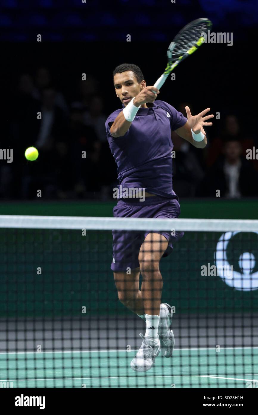 Nanterre, France. 30 octobre 2025. Felix Auger-Aliassime du Canada lors de la quatrième journée du tournoi de tennis Rolex Paris Masters 2025, ATP Masters 1000 le 30 octobre 2025 au Paris la Défense Arena à Nanterre près de Paris, France - photo Jean Catuffe/DPPI crédit : DPPI Media/Alamy Live News Banque D'Images