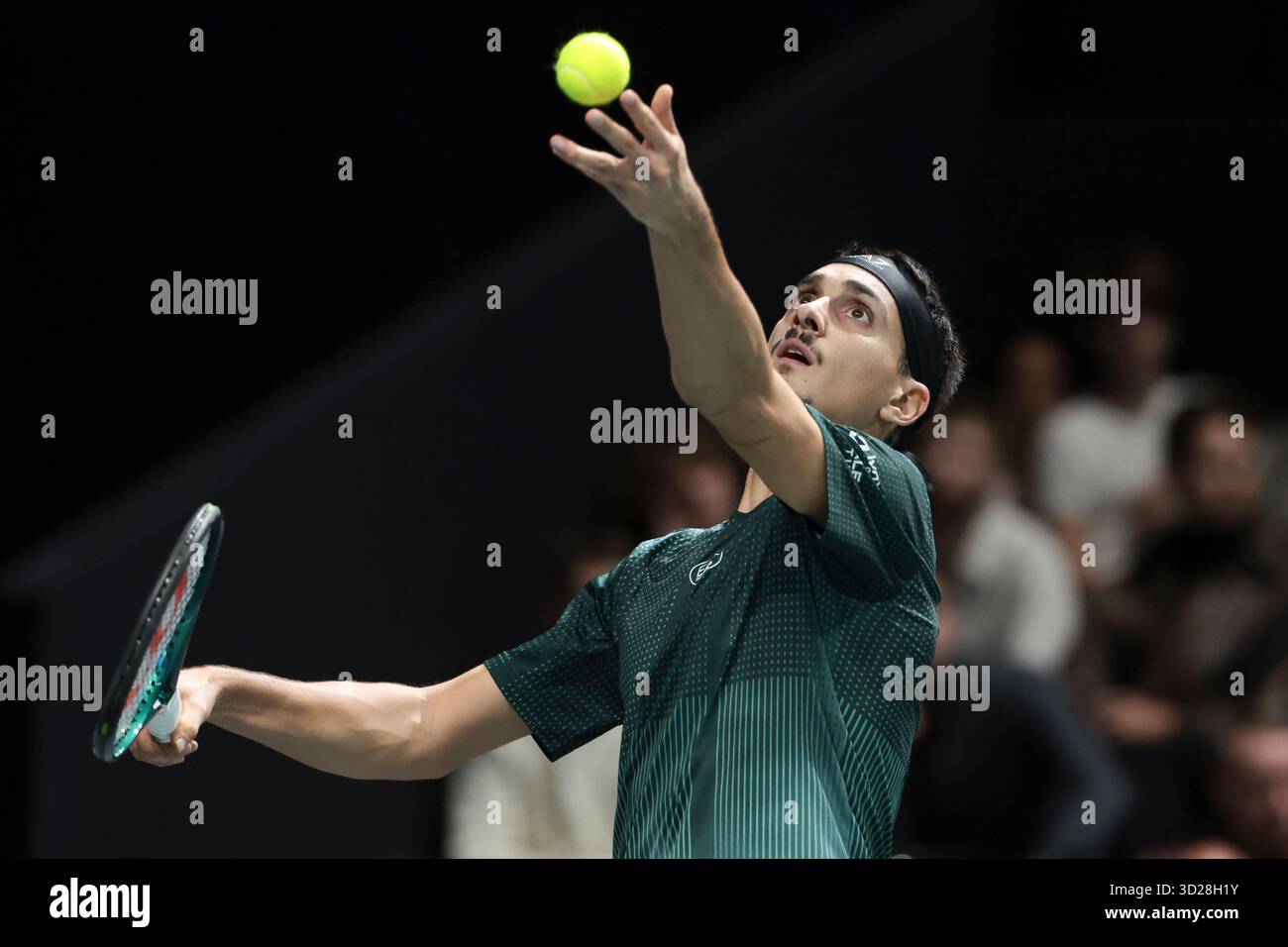 Nanterre, France. 30 octobre 2025. Lorenzo Sonego de l'Italie pendant le jour 4 du tournoi de tennis Rolex Paris Masters 2025, ATP Masters 1000 le 30 octobre 2025 au Paris la Defense Arena de Nanterre près de Paris, France - photo Jean Catuffe/DPPI crédit : DPPI Media/Alamy Live News Banque D'Images