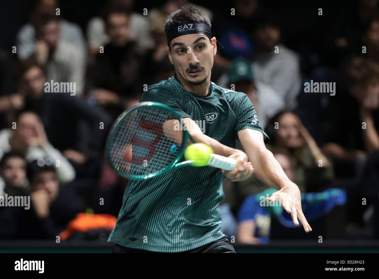 Nanterre, France. 30 octobre 2025. Lorenzo Sonego de l'Italie pendant le jour 4 du tournoi de tennis Rolex Paris Masters 2025, ATP Masters 1000 le 30 octobre 2025 au Paris la Defense Arena de Nanterre près de Paris, France - photo Jean Catuffe/DPPI crédit : DPPI Media/Alamy Live News Banque D'Images