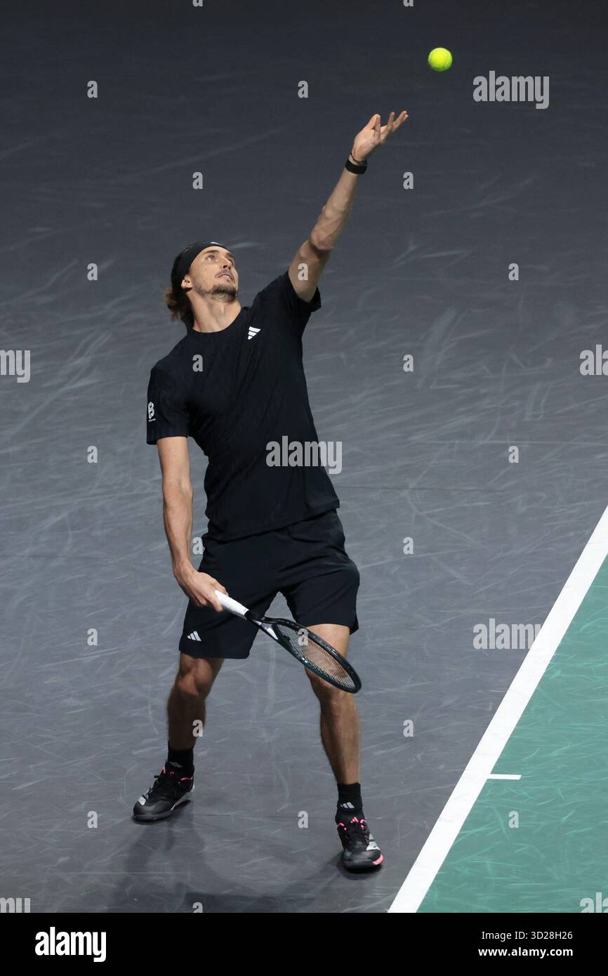 Nanterre, France. 30 octobre 2025. Alexander Zverev d'Allemagne pendant le jour 4 du tournoi de tennis Rolex Paris Masters 2025, ATP Masters 1000 le 30 octobre 2025 au Paris la Defense Arena de Nanterre près de Paris, France - photo Jean Catuffe/DPPI crédit : DPPI Media/Alamy Live News Banque D'Images