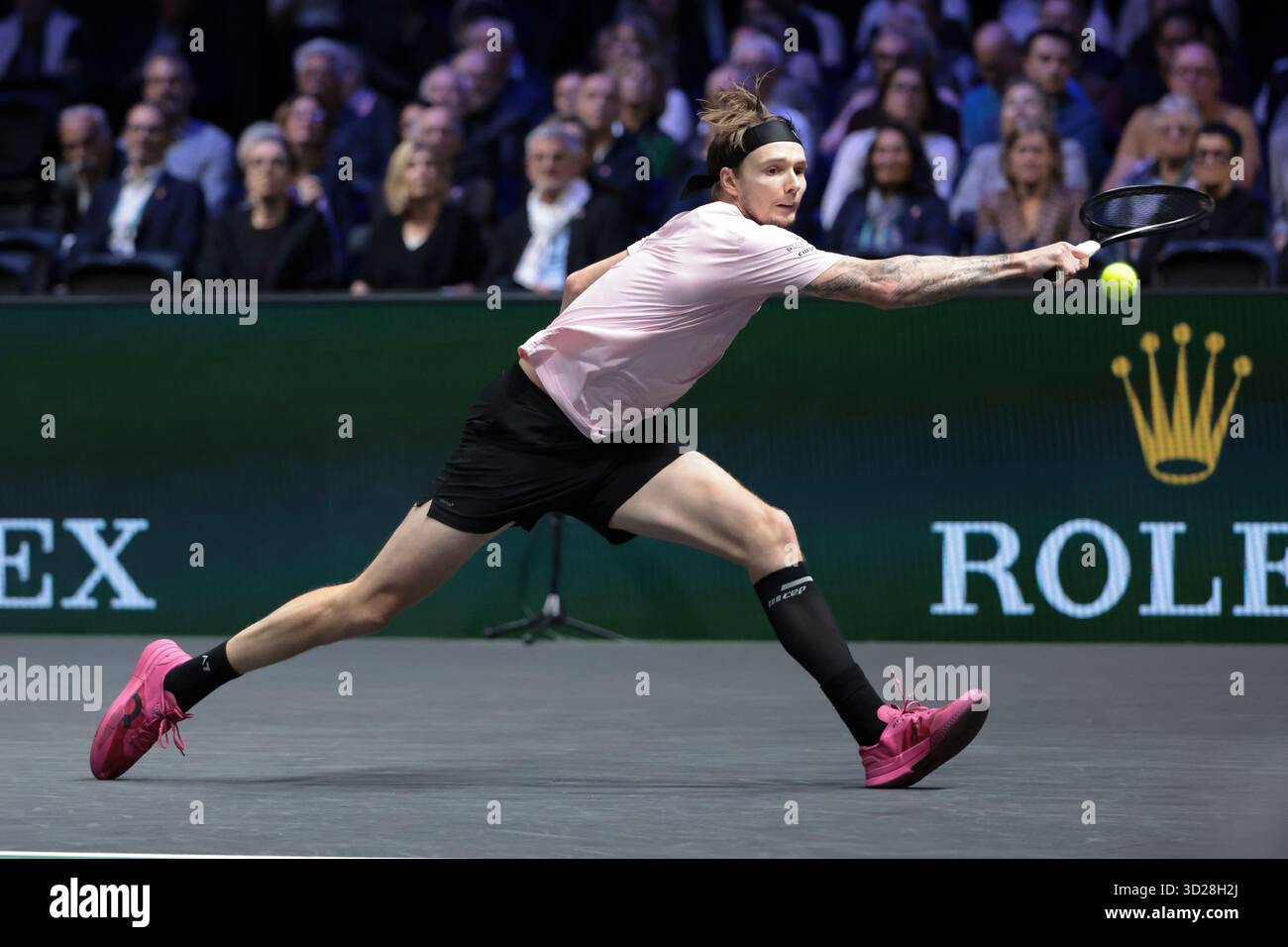Nanterre, France. 30 octobre 2025. Alexander Bublik du Kazakhstan lors de la quatrième journée du tournoi de tennis Rolex Paris Masters 2025, ATP Masters 1000 le 30 octobre 2025 au Paris la Défense Arena de Nanterre près de Paris, France - photo Jean Catuffe/DPPI crédit : DPPI Media/Alamy Live News Banque D'Images