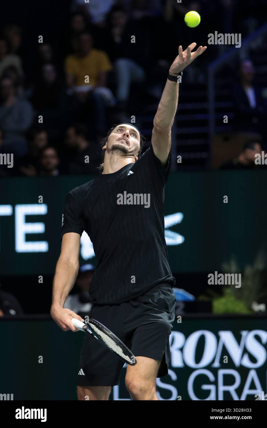Nanterre, France. 30 octobre 2025. Alexander Zverev d'Allemagne pendant le jour 4 du tournoi de tennis Rolex Paris Masters 2025, ATP Masters 1000 le 30 octobre 2025 au Paris la Defense Arena de Nanterre près de Paris, France - photo Jean Catuffe/DPPI crédit : DPPI Media/Alamy Live News Banque D'Images