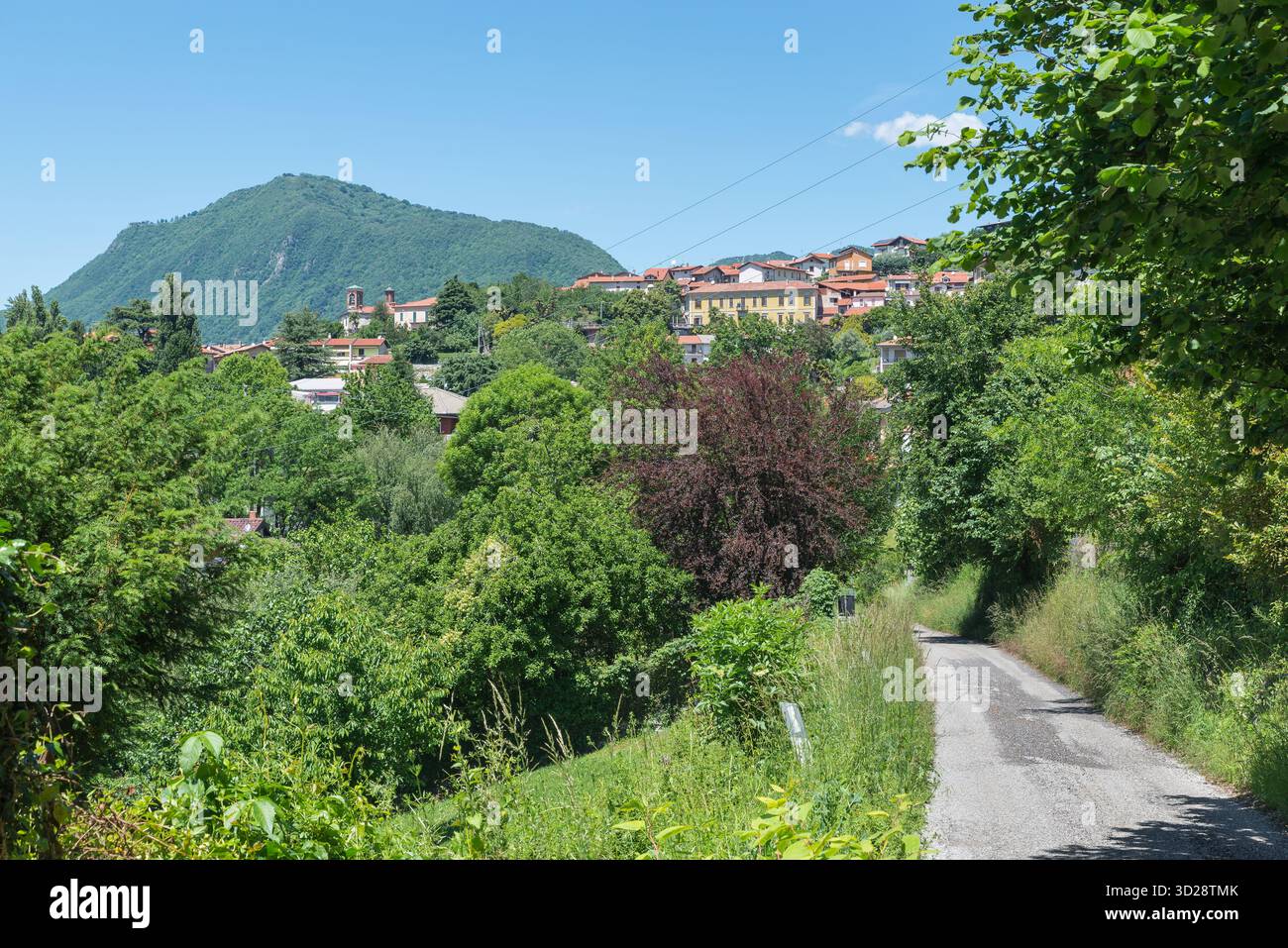 Petite ville de Gemonio à quelques kilomètres du lac majeur, au nord de l'Italie Banque D'Images