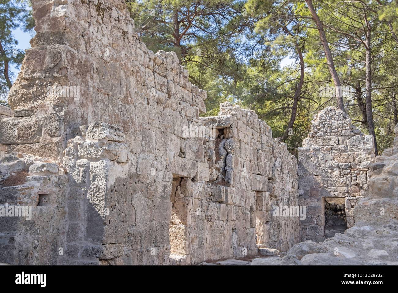 phaselis est les ruines d'une ancienne colonie grecque et romaine sur la côte de la turquie dans la province d'antalya Banque D'Images