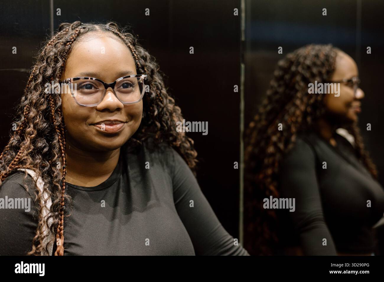 Les femmes noires dans un reflet Banque D'Images
