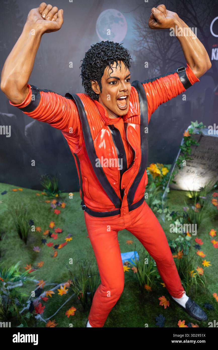 Une réplique grandeur nature du Roi de la Pop MJ, 31 octobre 2025. Birmingham, Royaume-Uni. Crédit : Robby Dee Photography/Alamy Live News. Banque D'Images