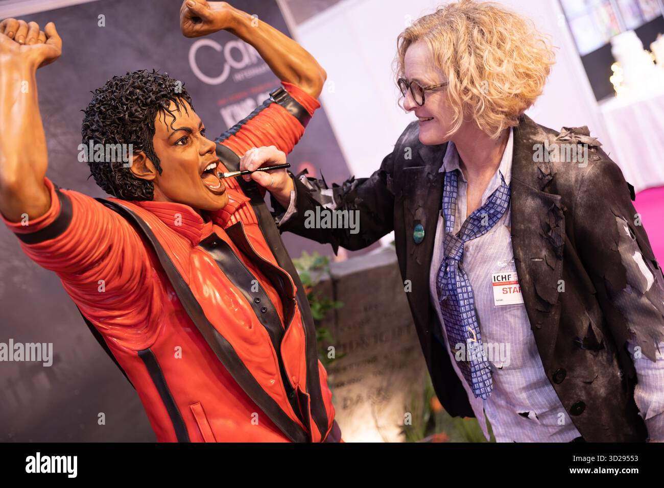 Une réplique grandeur nature du Roi de la Pop MJ, 31 octobre 2025. Birmingham, Royaume-Uni. Crédit : Robby Dee Photography/Alamy Live News. Banque D'Images