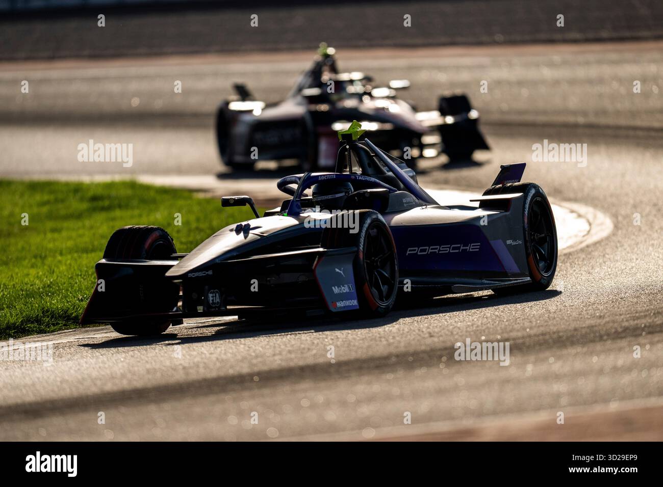 94 JILKOVA Gabriela (CZE), Porsche Formula E Team, Porsche 99X Electric, action lors des essais de pré-saison de Valence 2025 du Championnat du monde ABB FIA Formula E 2025-26, sur le circuit Ricardo Tormo du 27 au 31 octobre 2025 à Cheste, Espagne - photo Fabrizio Boldoni / DPPI Banque D'Images