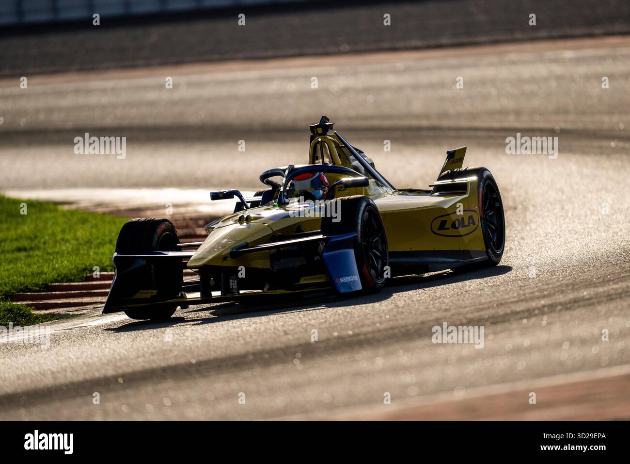 22 GARCIA Marta (spa), Lola Yamaha ABT Formula E Team, Lola T002, action lors des essais de pré-saison de Valence 2025 du Championnat du monde ABB FIA Formula E 2025-26, sur le circuit Ricardo Tormo du 27 au 31 octobre 2025 à Cheste, Espagne - photo Fabrizio Boldoni / DPPI Banque D'Images