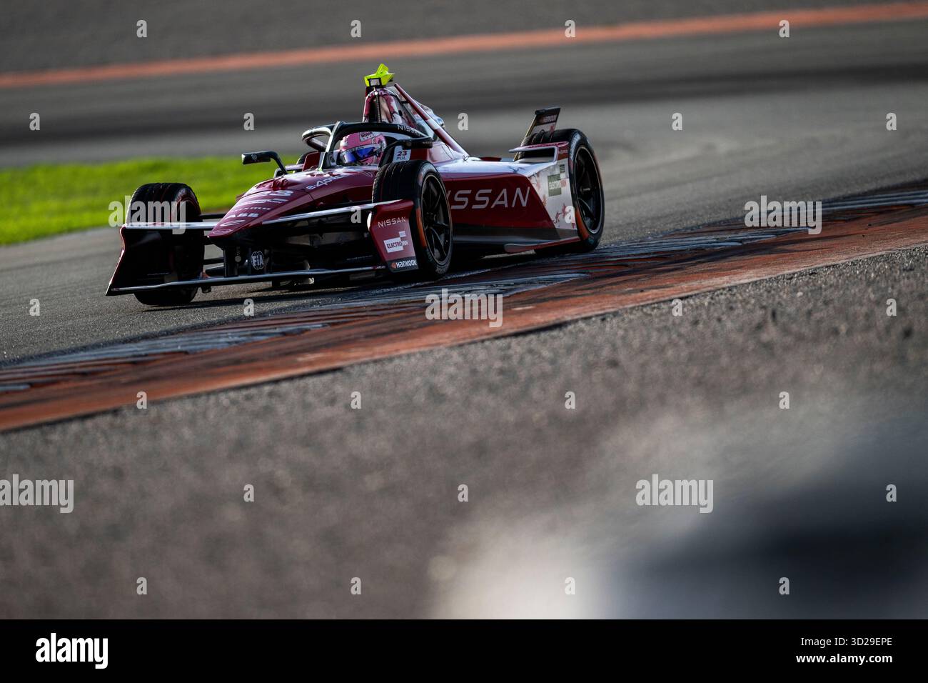 23 PULLING Abbie (gbr), Nissan Formula E Team, Nissan e-4ORCE 05, action lors des essais de pré-saison de Valence 2025 du Championnat du monde ABB FIA Formula E 2025-26, sur le circuit Ricardo Tormo du 27 au 31 octobre 2025 à Cheste, Espagne - photo Fabrizio Boldoni / DPPI Banque D'Images