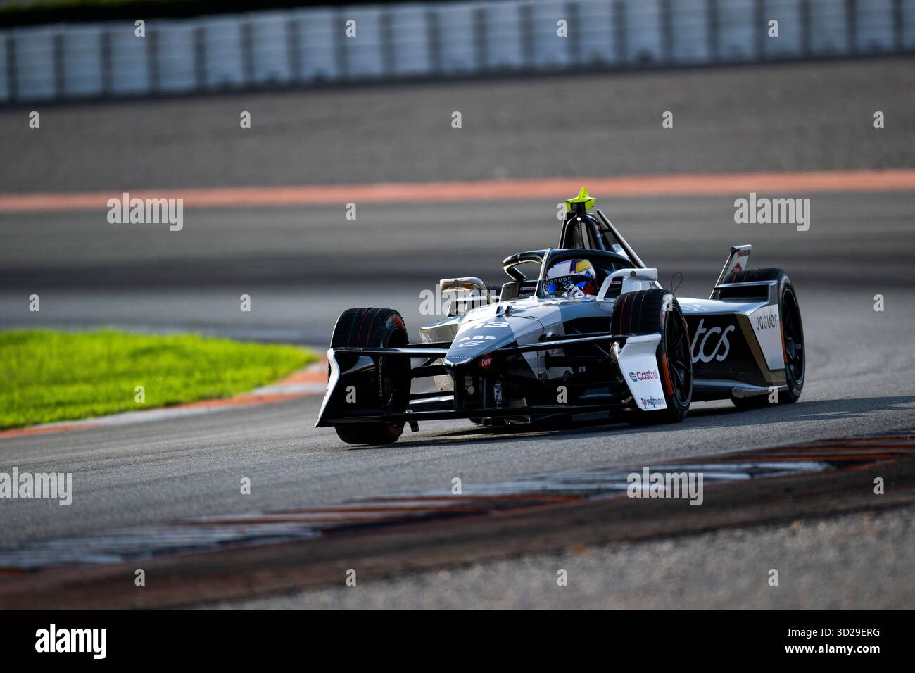 13 CHADWICK Jamie (gbr), Jaguar TCS Racing, Jaguar I-type 7, action lors des essais de pré-saison de Valence 2025 du Championnat du monde ABB FIA Formula E 2025-26, sur le circuit Ricardo Tormo du 27 au 31 octobre 2025 à Cheste, Espagne - photo Fabrizio Boldoni / DPPI Banque D'Images