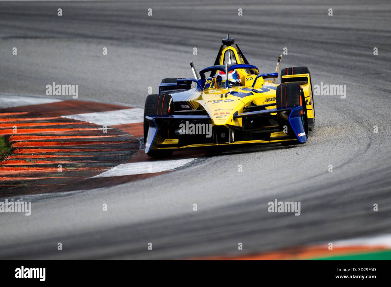 22 GARCIA Marta (spa), Lola Yamaha ABT Formula E Team, Lola T002, action lors des essais de pré-saison de Valence 2025 du Championnat du monde ABB FIA Formula E 2025-26, sur le circuit Ricardo Tormo du 27 au 31 octobre 2025 à Cheste, Espagne - photo Fabrizio Boldoni / DPPI Banque D'Images