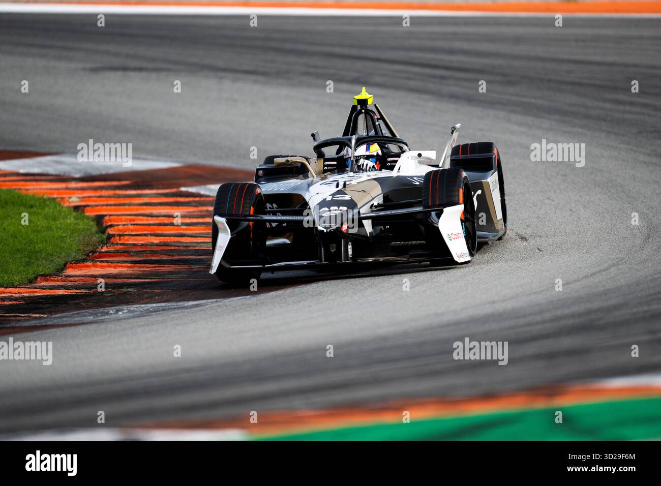 13 CHADWICK Jamie (gbr), Jaguar TCS Racing, Jaguar I-type 7, action lors des essais de pré-saison de Valence 2025 du Championnat du monde ABB FIA Formula E 2025-26, sur le circuit Ricardo Tormo du 27 au 31 octobre 2025 à Cheste, Espagne - photo Fabrizio Boldoni / DPPI Banque D'Images