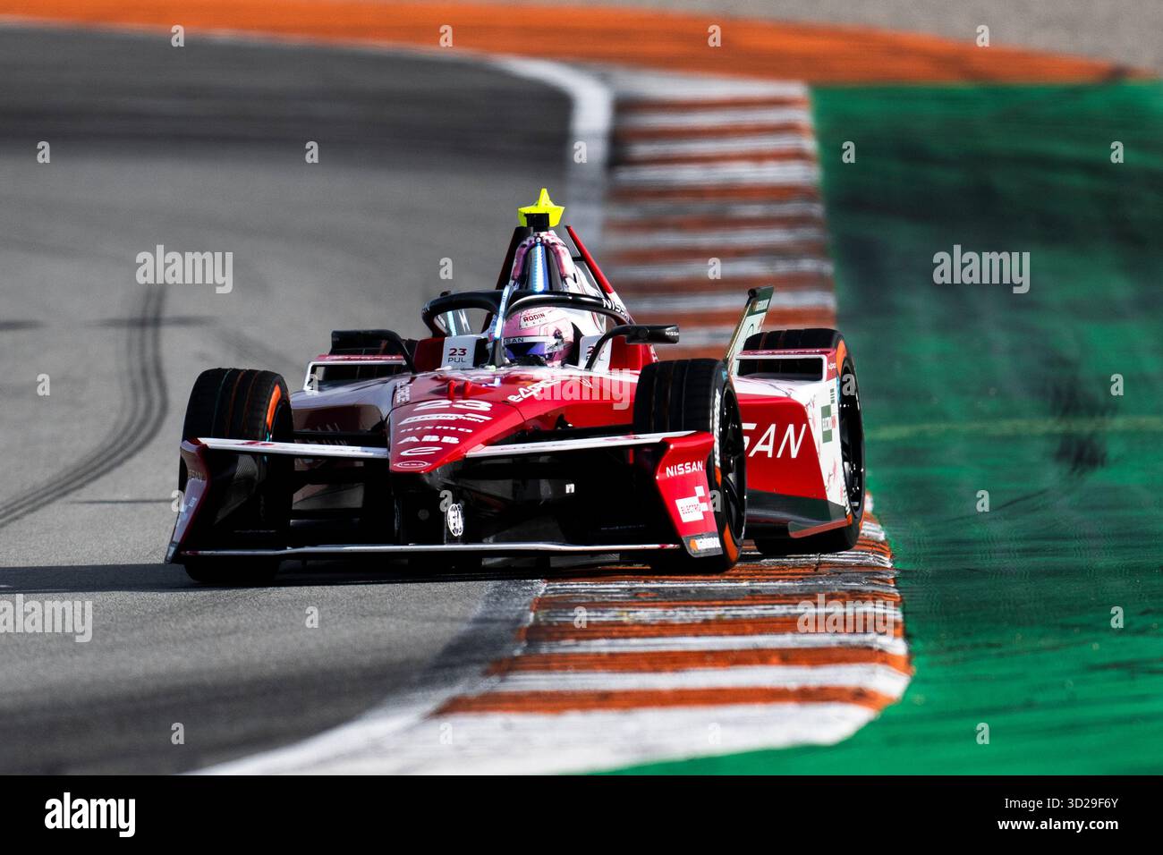 23 PULLING Abbie (gbr), Nissan Formula E Team, Nissan e-4ORCE 05, action lors des essais de pré-saison de Valence 2025 du Championnat du monde ABB FIA Formula E 2025-26, sur le circuit Ricardo Tormo du 27 au 31 octobre 2025 à Cheste, Espagne - photo Fabrizio Boldoni / DPPI Banque D'Images