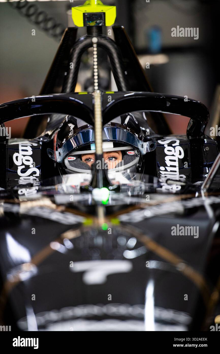 Cheste, Espagne. 31 octobre 2025. BRASSEUR Lindsay (usa), DS Penske, DS E-TENSE FE25, portrait lors des essais de pré-saison de Valence 2025 du Championnat du monde ABB FIA Formula E 2025-26, sur le circuit Ricardo Tormo du 27 au 31 octobre 2025 à Cheste, Espagne - photo Fabrizio Boldoni/DPPI crédit : DPPI Media/Alamy Live News Banque D'Images