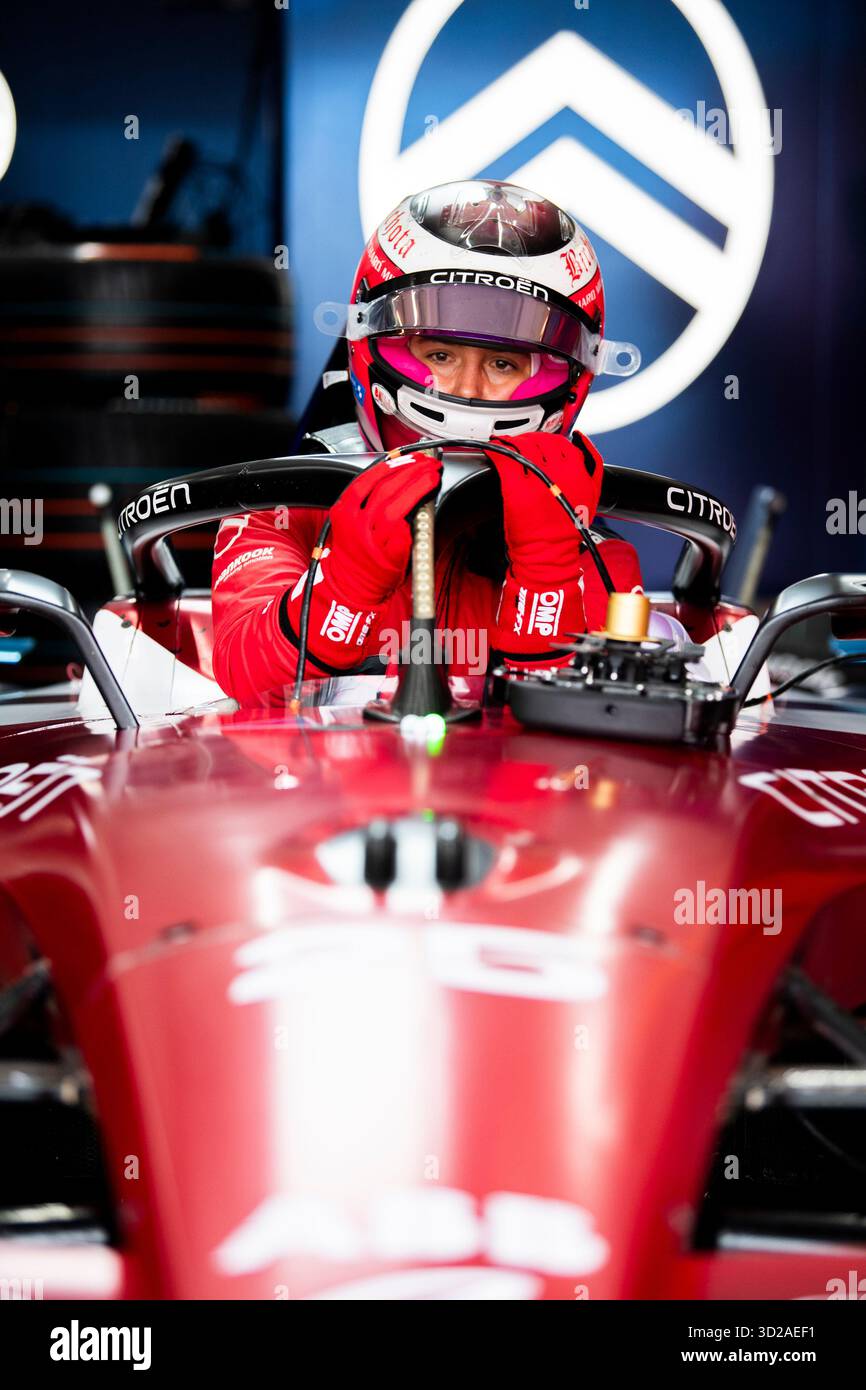 Cheste, Espagne. 31 octobre 2025. CALDERON Tatiana (col), Citroën Racing Formula E Team, Citroën, portrait lors des essais de pré-saison de Valence 2025 du Championnat du monde ABB FIA Formula E 2025-26, sur le circuit Ricardo Tormo du 27 au 31 octobre 2025 à Cheste, Espagne - photo Fabrizio Boldoni/DPPI crédit : DPPI Media/Alamy Live News Banque D'Images