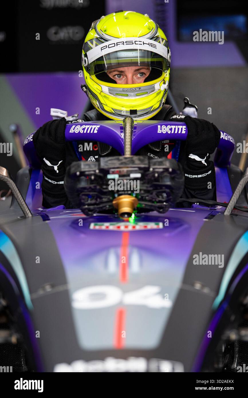 Cheste, Espagne. 31 octobre 2025. JILKOVA Gabriela (CZE), Porsche Formula E Team, Porsche 99X Electric, portrait lors des essais de pré-saison 2025 de Valence du Championnat du monde ABB FIA Formula E 2025-26, sur le circuit Ricardo Tormo du 27 au 31 octobre 2025 à Cheste, Espagne - photo Fabrizio Boldoni/DPPI crédit : DPPI Media/Alamy Live News Banque D'Images