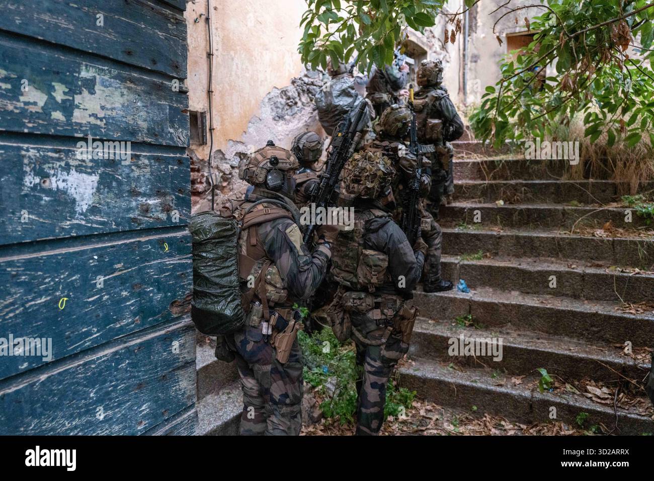 Camp Rafalli Les légionnaires du 2e REP français, régiment de parachutistes ...