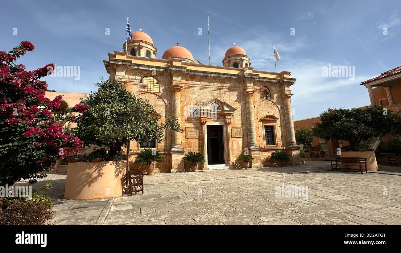 Agia Triada (Sainte Trinité) Monastère de Tzagaroli sur Akrotiri près de la Canée, Crète, complexe vénitien-byzantin du XVIIe siècle avec basilique en dôme. Banque D'Images