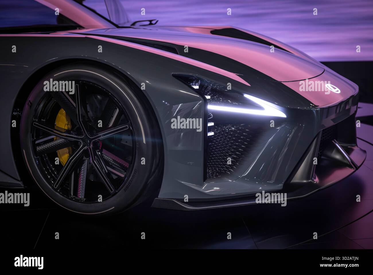 Tokyo, Japon. 30 octobre 2025. Lexus Sport concept exposé au Japan Mobility Show 2025. Le Japan Mobility Show (JMS) 2025, qui s'est tenu du 29 octobre au 3 novembre à Tokyo Big Sight, a marqué une évolution audacieuse du traditionnel salon de l'automobile de Tokyo en une vitrine mondiale de la mobilité de nouvelle génération. Crédit : SOPA images Limited/Alamy Live News Banque D'Images