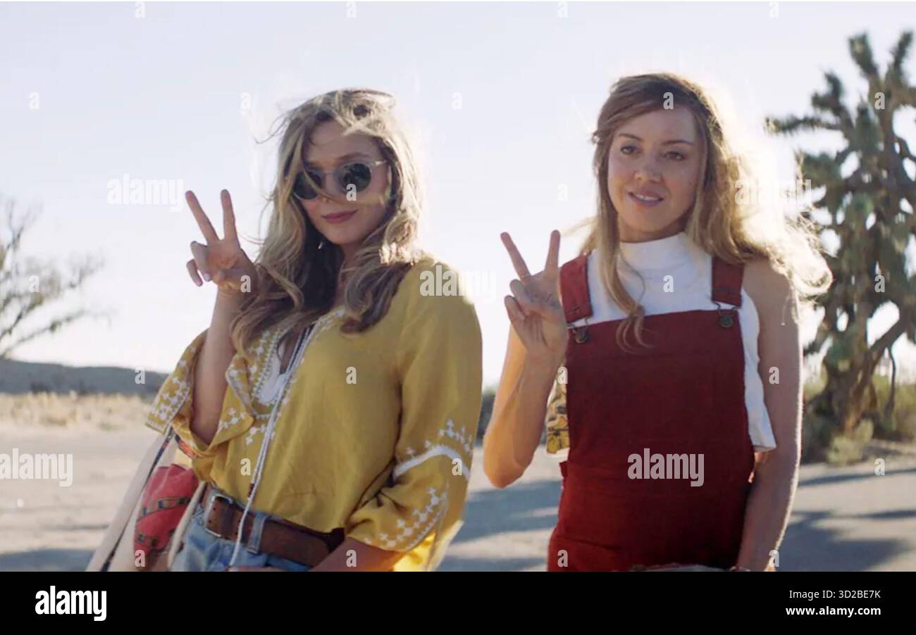 INGRID VA WEST 2017 Neon film avec Elizabeth Olsen à gauche et Aubrey Plaza Banque D'Images