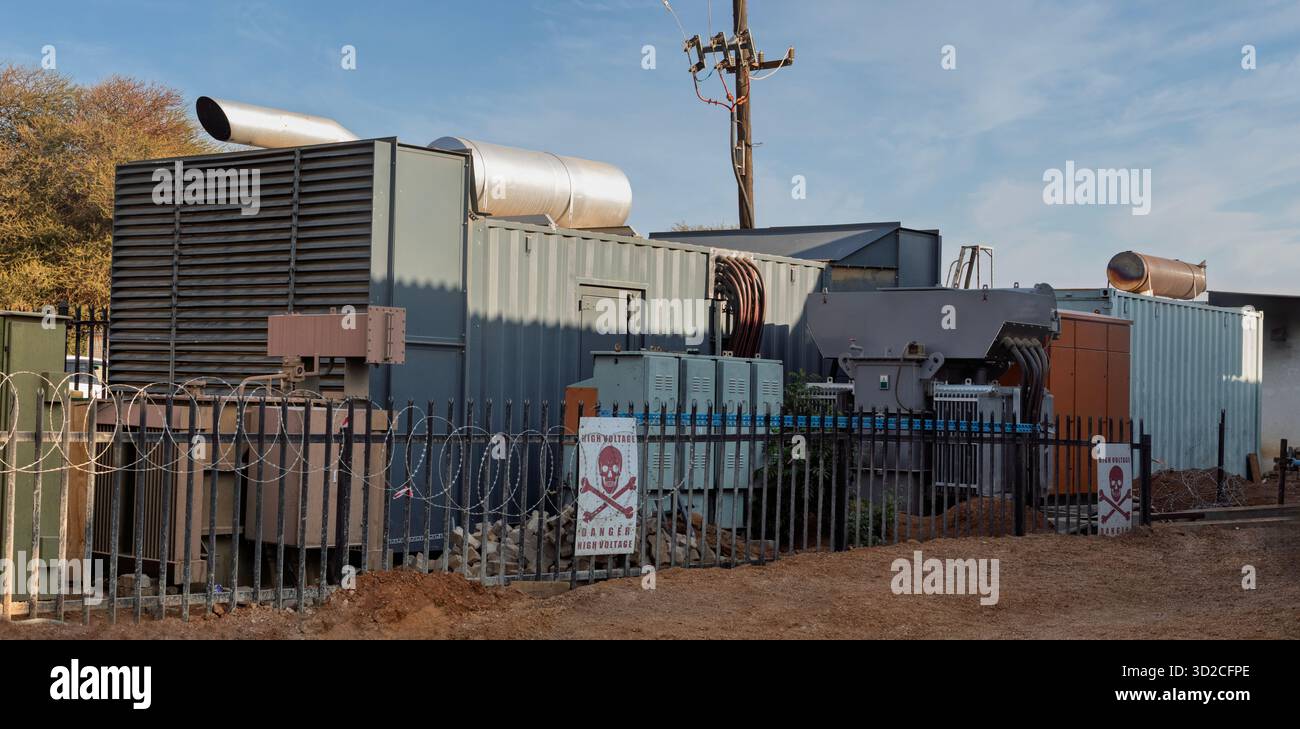 Armoires électriques de transformateur et d'appareillage. Les transformateurs et les appareillages de commutation sont des composants essentiels d'un système d'alimentation électrique Banque D'Images