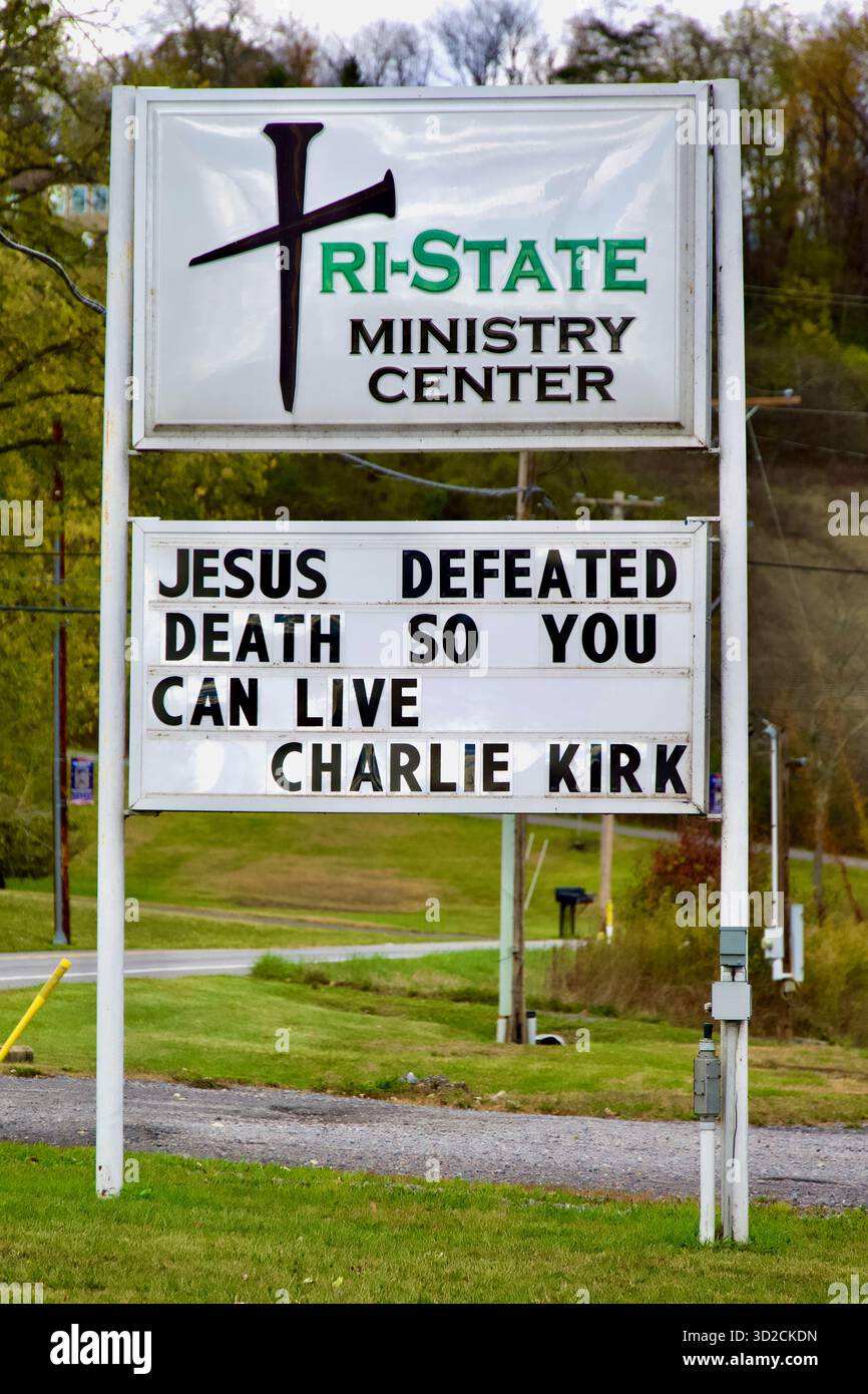 Hyndman, Pennsylvanie, États-Unis - 20 octobre 2025 : un panneau au Tri-State Ministry Center met en lumière une citation du fondateur de Turning point USA Charlie Kirk. Banque D'Images