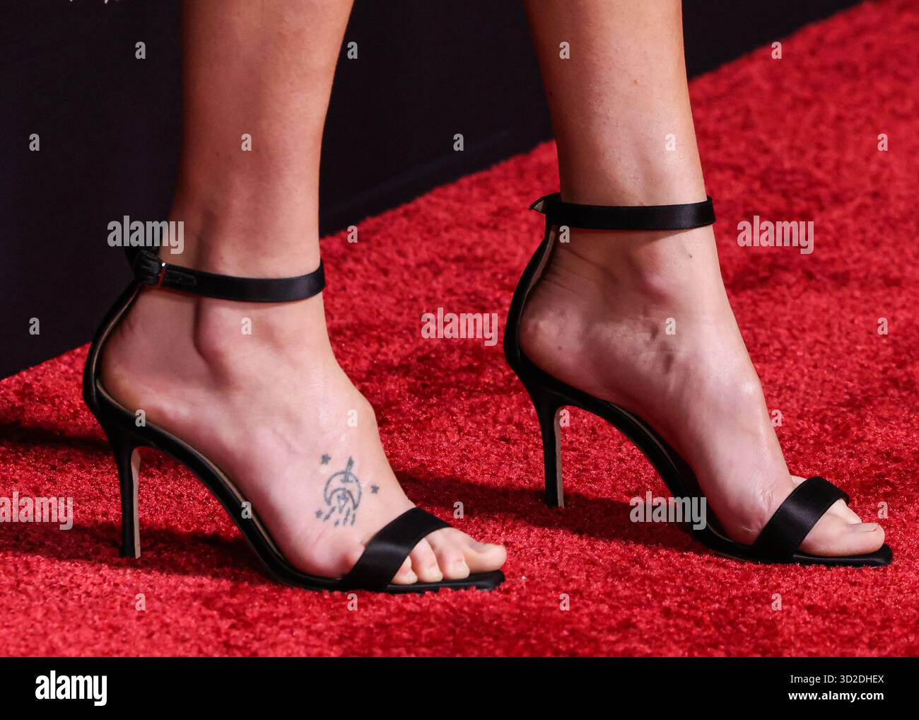 HOLLYWOOD, LOS ANGELES, CALIFORNIE, États-Unis - 23 OCTOBRE : L'actrice américaine Riley Keough arrive au 2025 AFI (American film Institute) Fest présenté par Canva - première de 'Jay Kelly' de Netflix qui a eu lieu au TCL Chinese Theatre IMAX le 23 octobre 2025 à Hollywood, Los Angeles, Californie, États-Unis. (Photo de Xavier Collin/image Press Agency) Banque D'Images