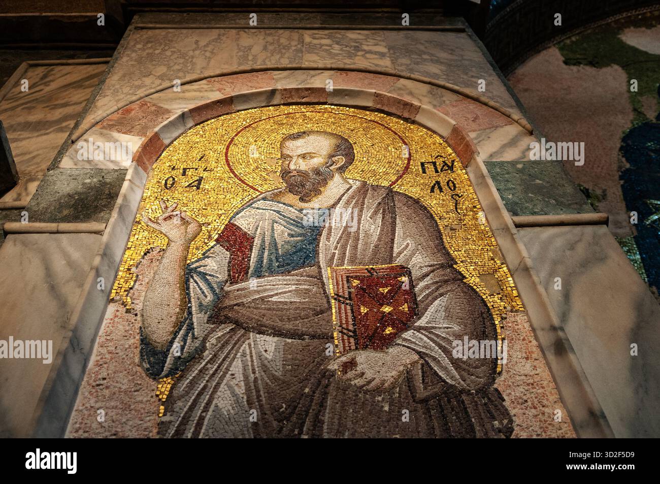 Mosaïque byzantine détaillée représentant Saint Paul à l'intérieur de la mosquée Chora (mosquée Kariye), Istanbul, Turquie. Banque D'Images