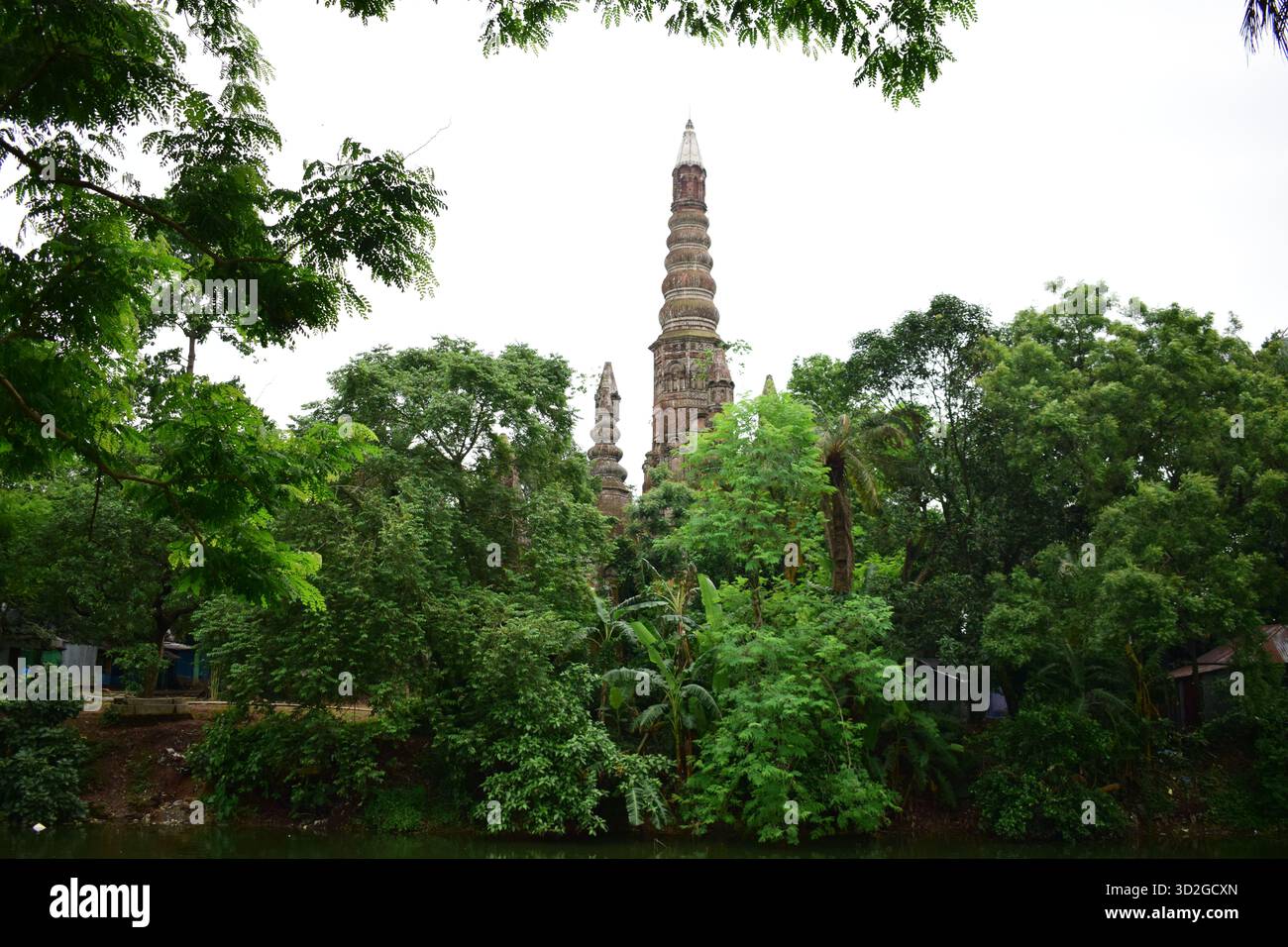 Bhawal Raja’s Cremation Ghat - site historique du domaine Bhawal à Gazipur, Bangladesh Banque D'Images